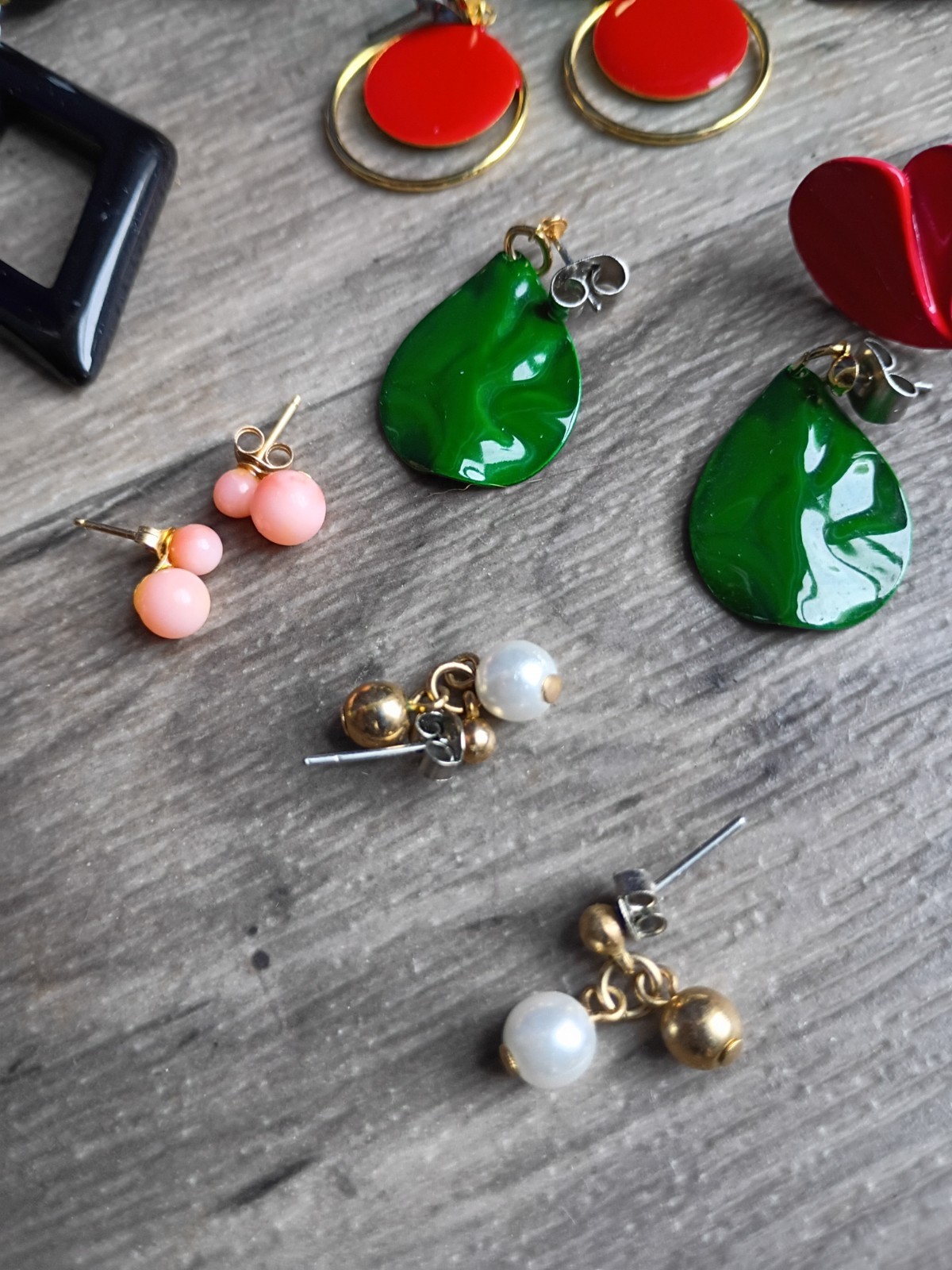 Vintage Earrings Lot Costume Jewelry Green Purple Red Black Pink Gold