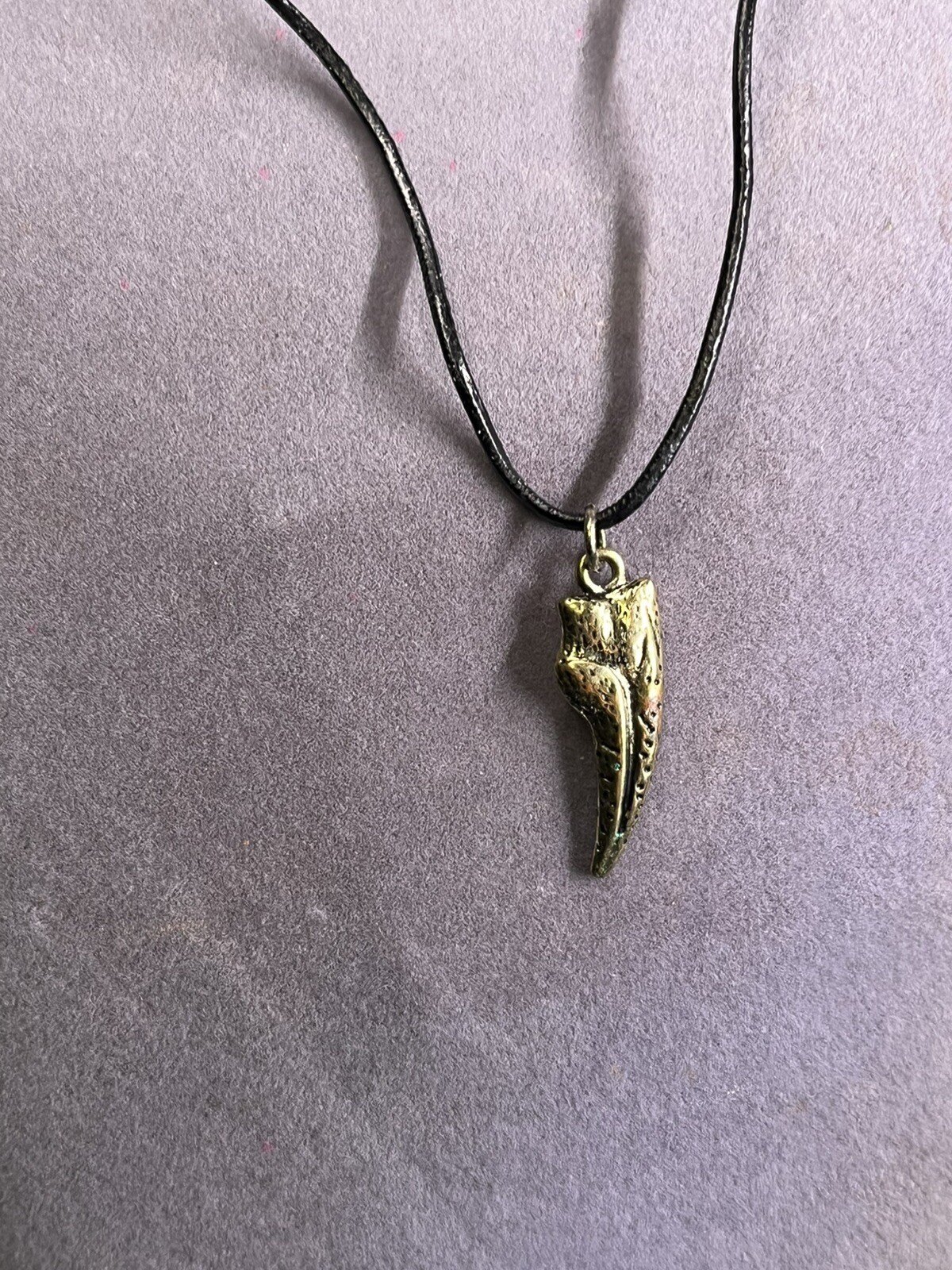 VINTAGE BRASS SHARK TOOTH PENDANT ON LEATHER CORD NECKLACE 17-18”