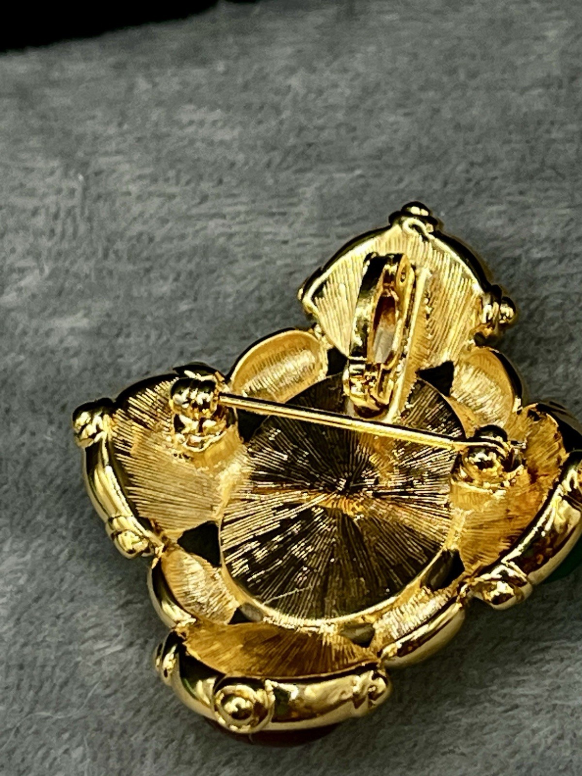 VTG. EGYPTIAN Style multicolor Carved SCARAB Glass Stone GoldTone BROOCH PENDANT