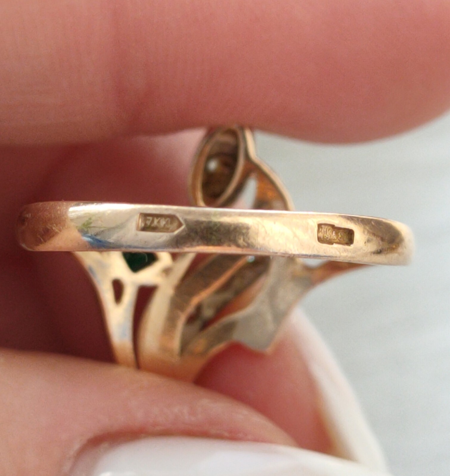 Vintage USSR Gold Ring 14K 585 Solid Rose Gold Emalard Stone