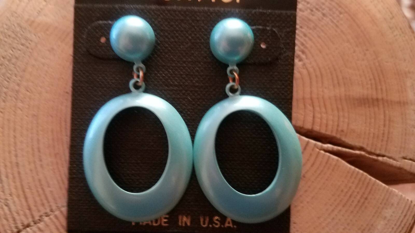 Ladies Vintage, Light Teal Blue, Dangle Earrings! VERY GOOD condition! UNIQUE!