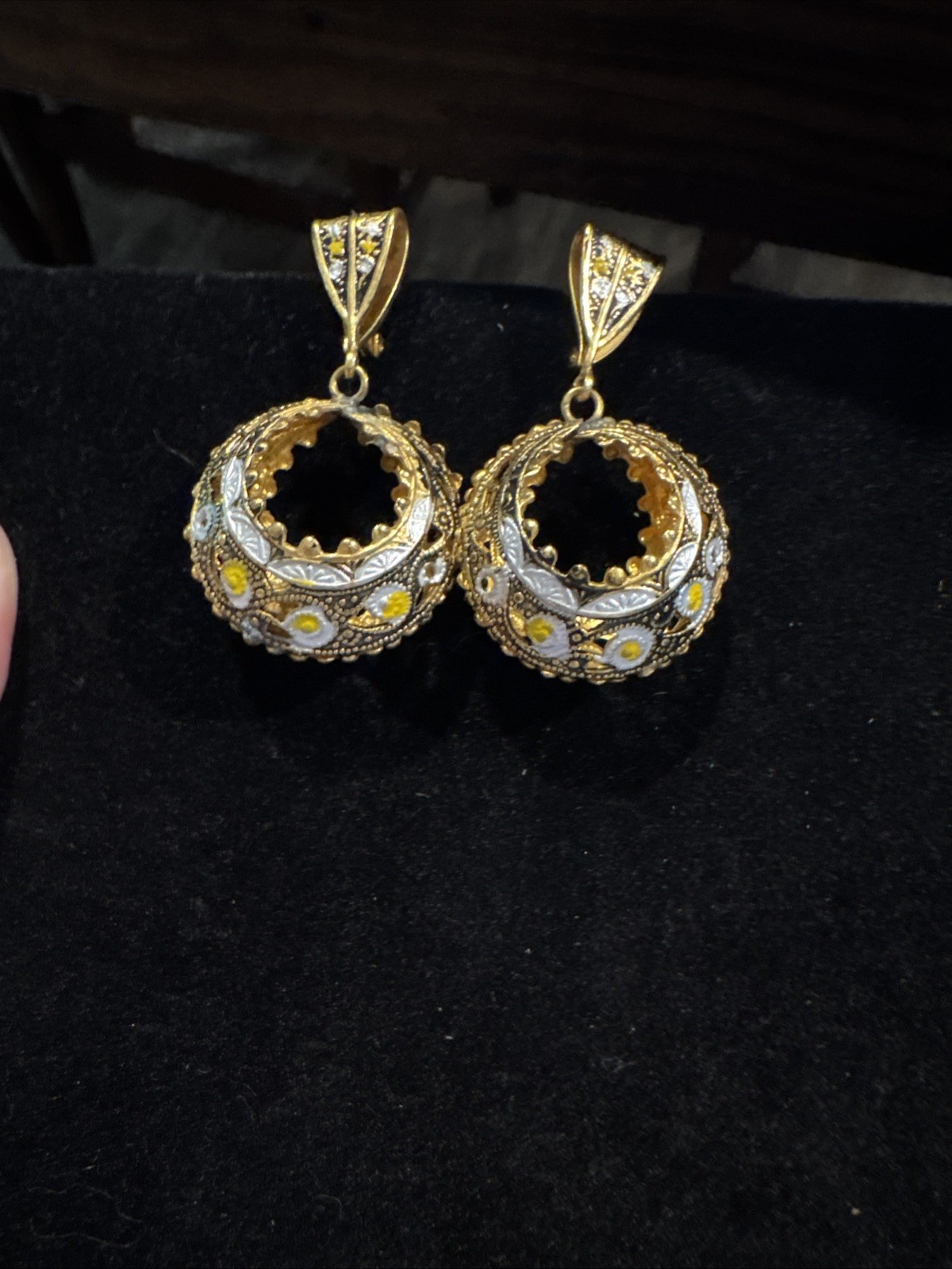 Vintage Damascene Earrings Black Yellow Gold Tone Enamel Dangle Clip pierced OLD