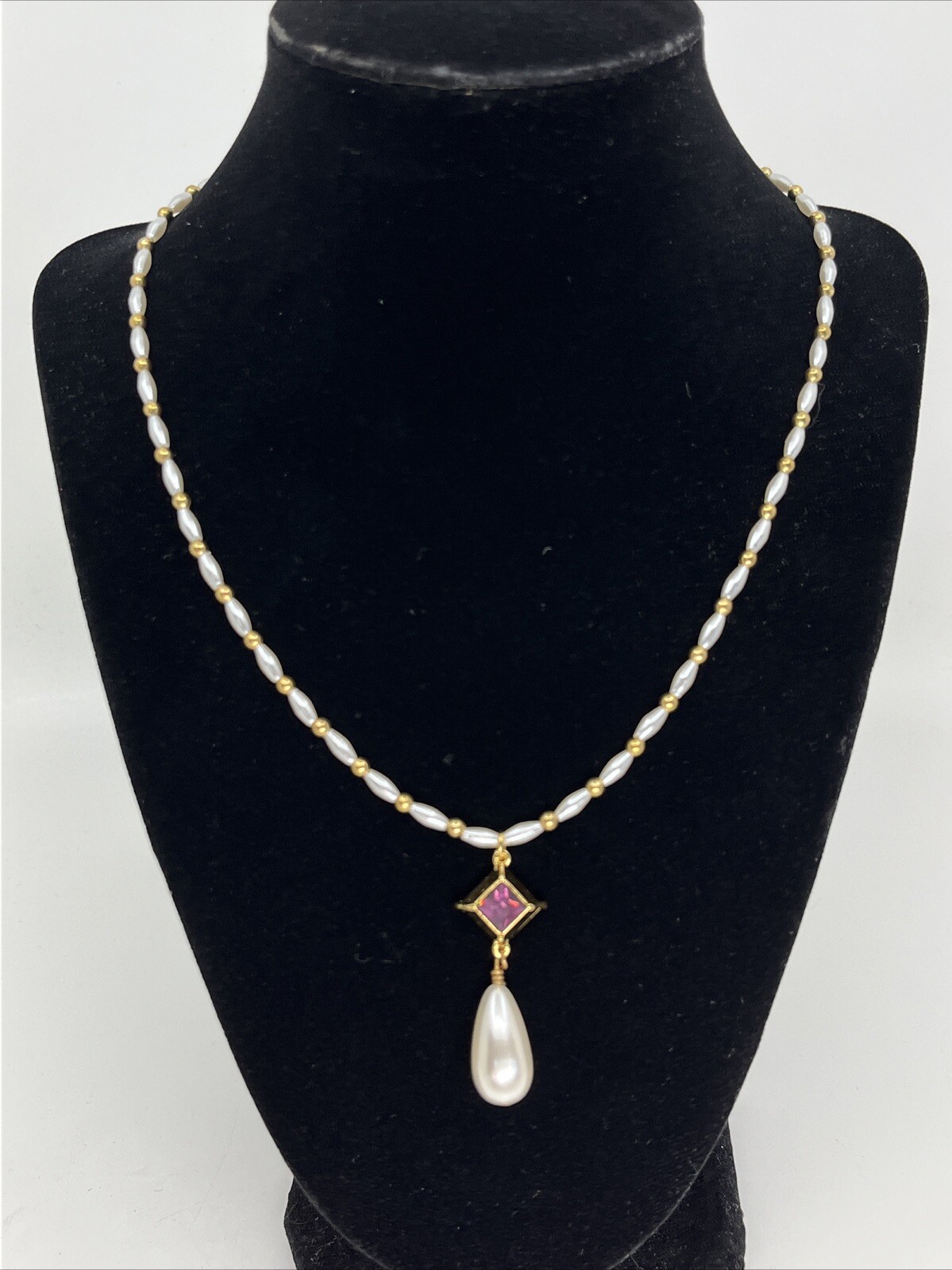 ALVA Museum Replica of Pearl & Amethyst Pendant Necklace of Helena by Van Dyck