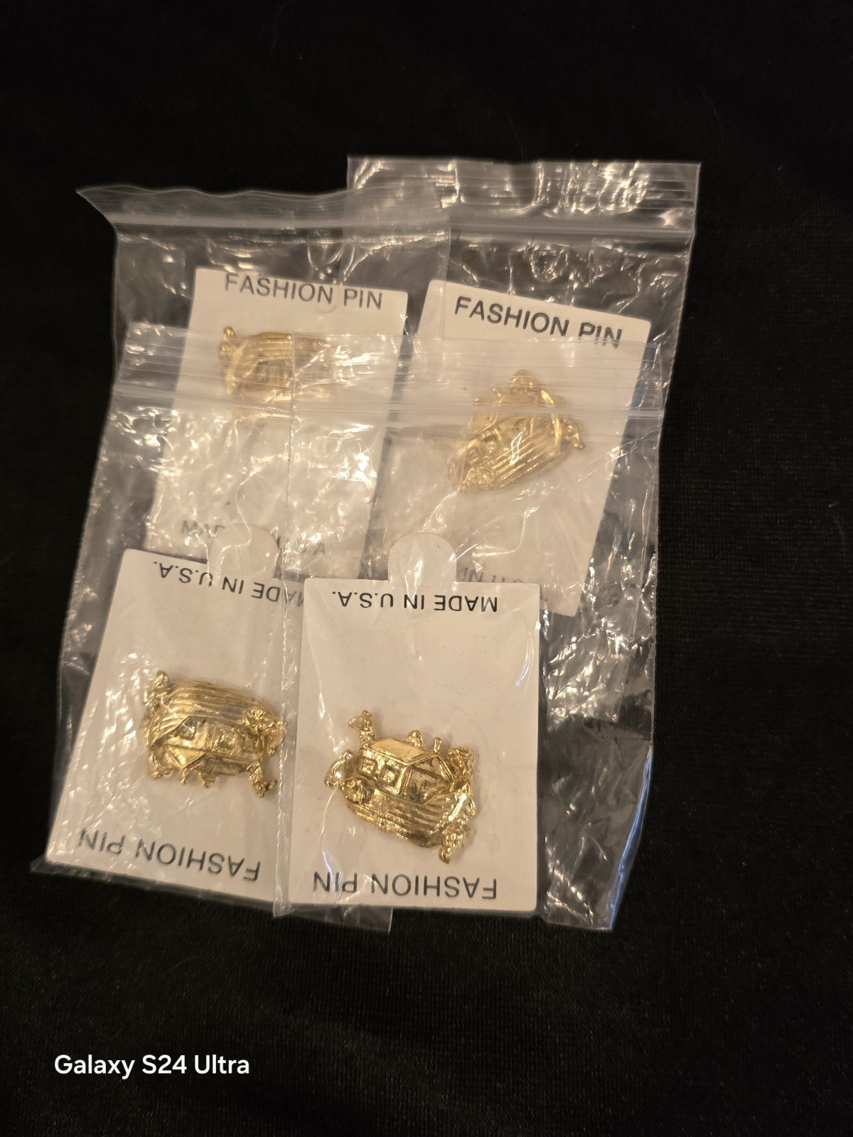 Lot of 4 Noah’s Ark Pin Goldtone. Made In USA New Old Stock
