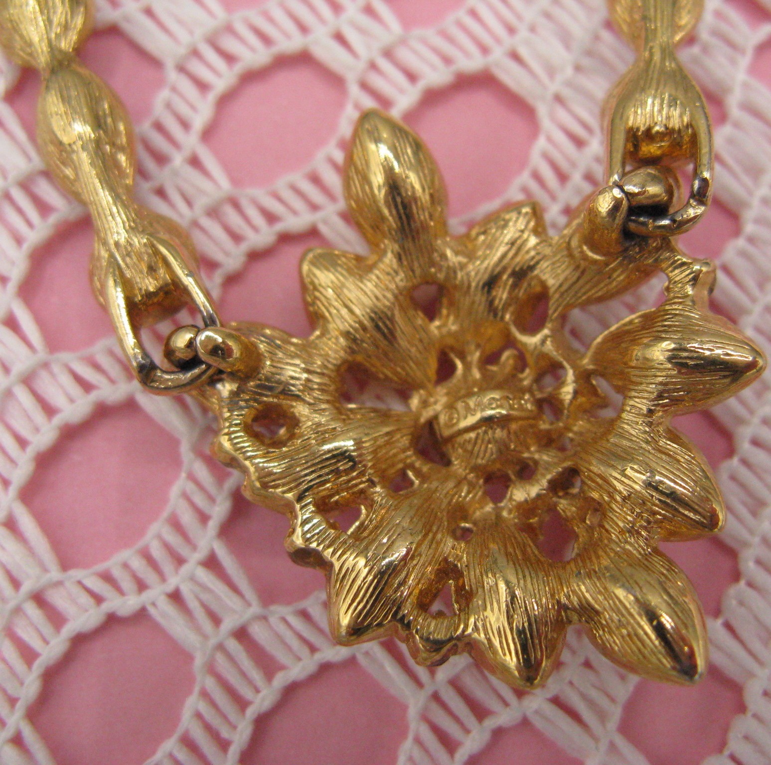 MONET Necklace Vtg Rhinestone Fuchsia Red And Clear Gold-Tone Flower 15″ – 17″