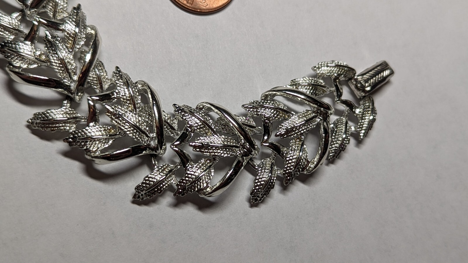 VINTAGE CORO BRACELET SIGNED ABOUT 7 1/2″ LONG