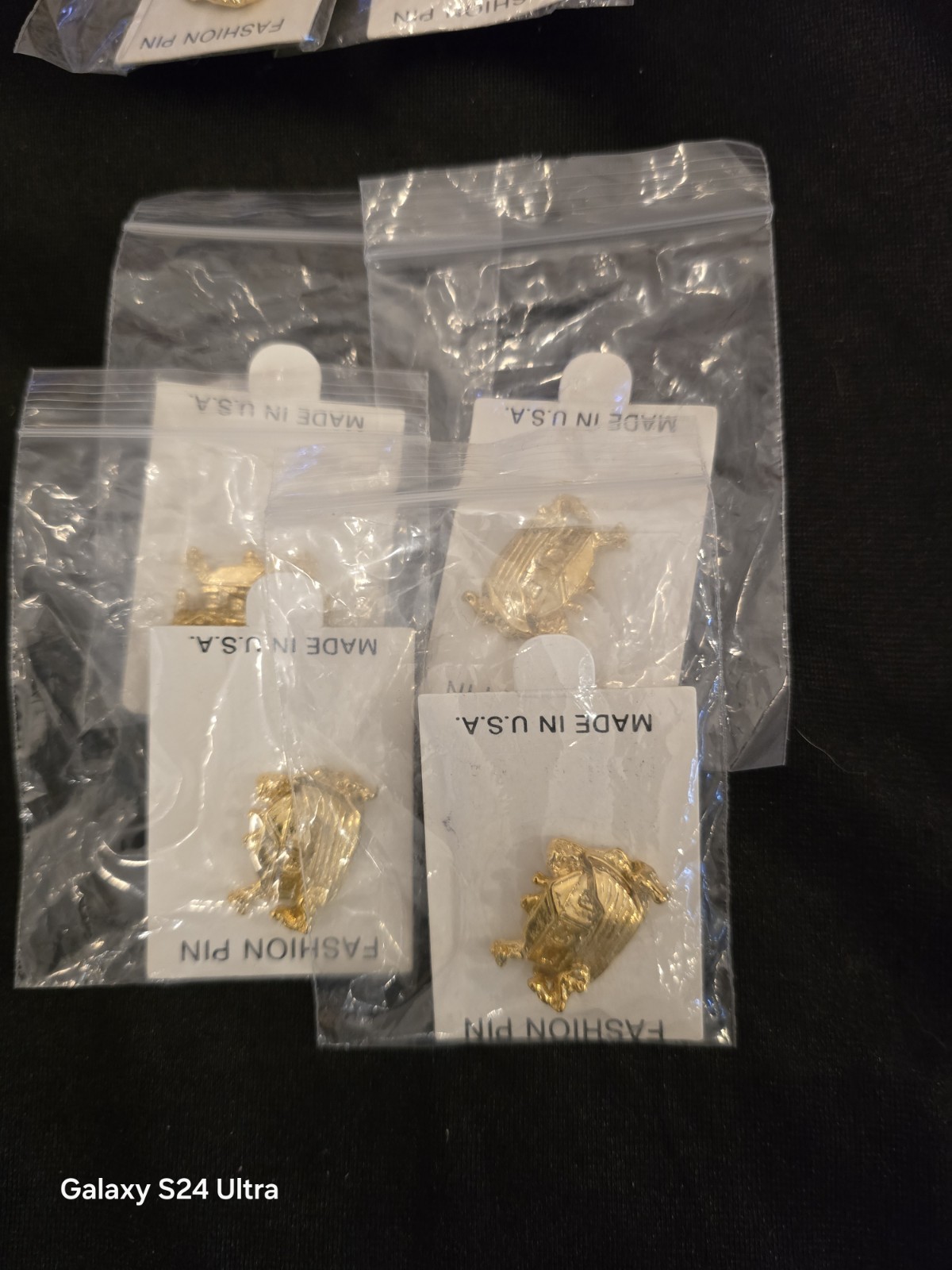 Lot of 4 Noah’s Ark Pin Goldtone. Made In USA New Old Stock