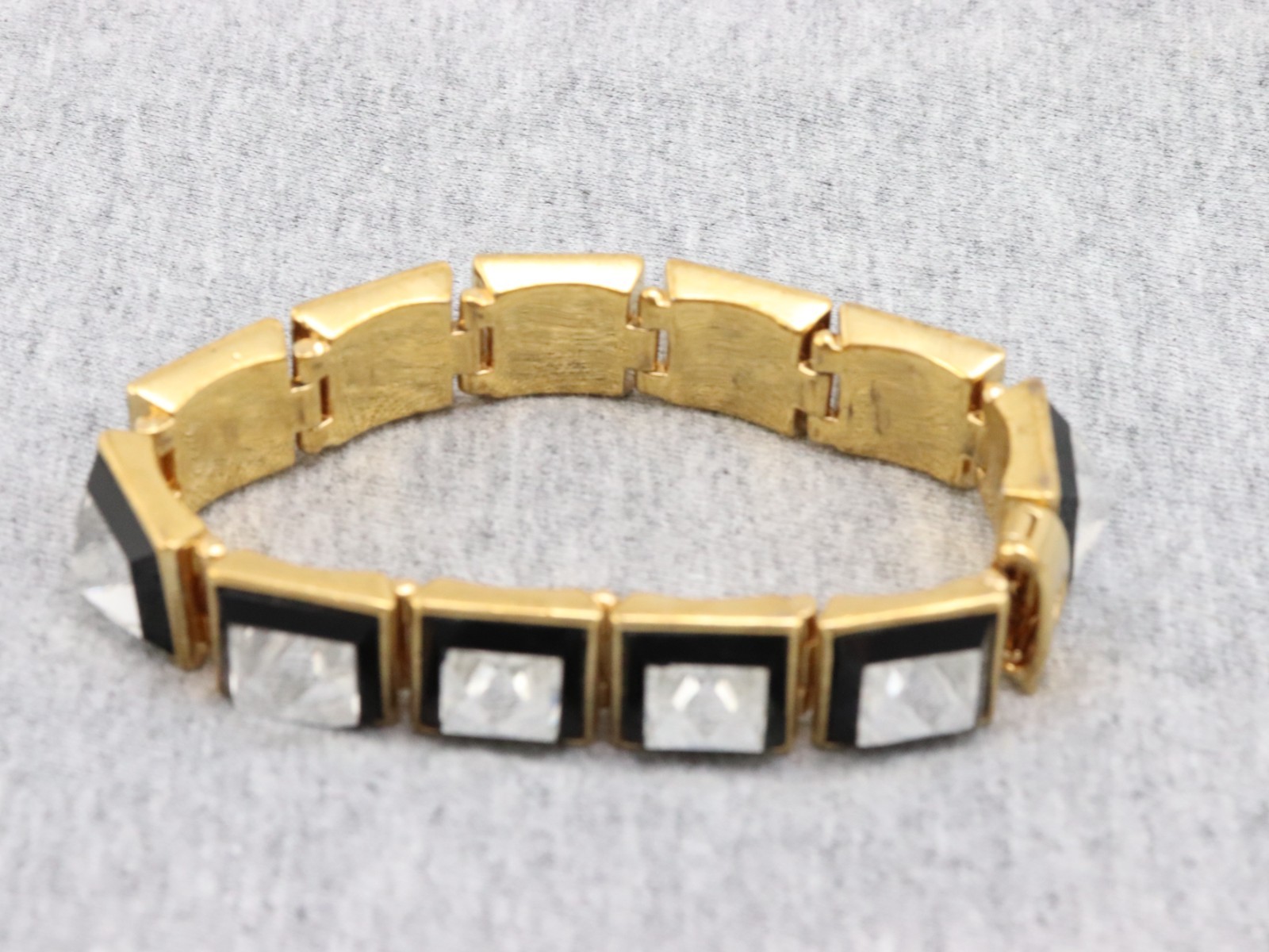 7″ Vintage Henri Bendel Square Crystal Rhinestone Clasp Bracelet Gold Tone Heavy