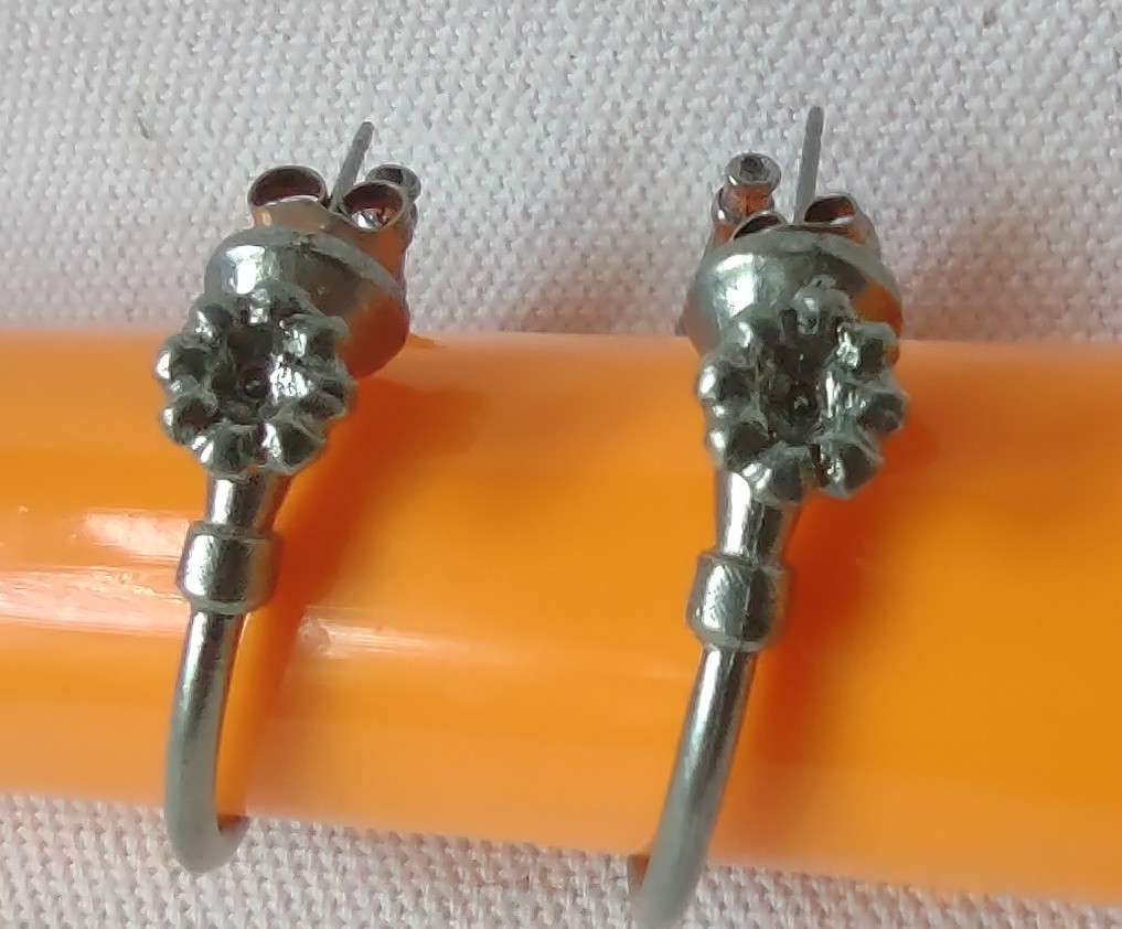 JIM CLIFT SIGNED PEWTER GARDEN HOSE EARRINGS 1 1/8″ HOOP POSTS