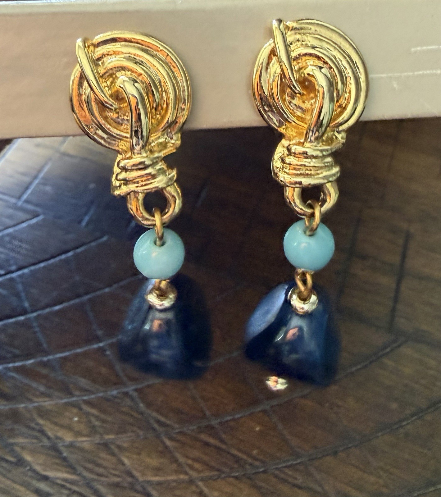 VTG 3 Strand Gold W/ Navy Blue And Teal Aqua Beeds Necklace And Clip Earrings