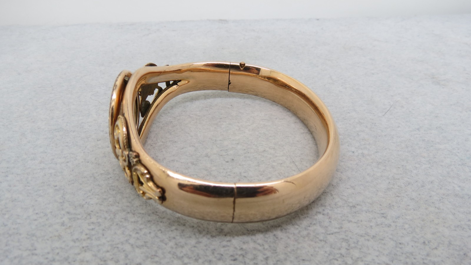 Victorian Gold Filled Bangle Bracelet 43 Grams AC Co Hinged 7.75″ Photo Locket
