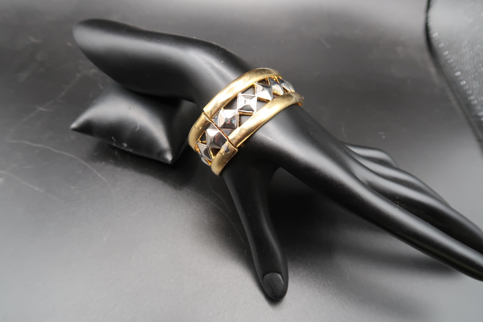 Vtg Gold & Silver Tone Hinged Clamp Bangle w/ Diamond Pattern & Open Work Design