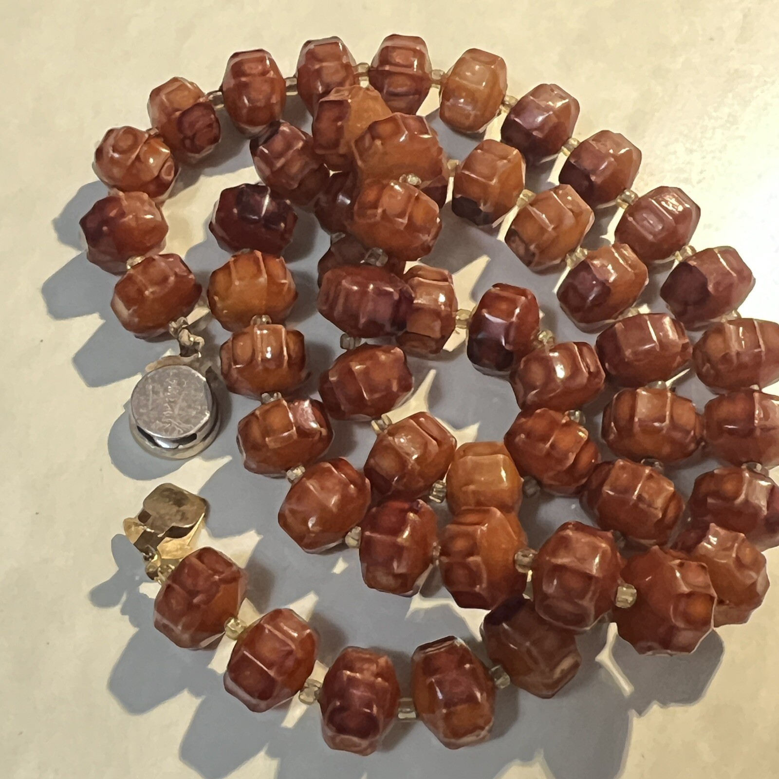 VINTAGE BOX TAB INSERT CLASP HONG KONG Bead Brown Acrylic Faux Wood Necklace 24″