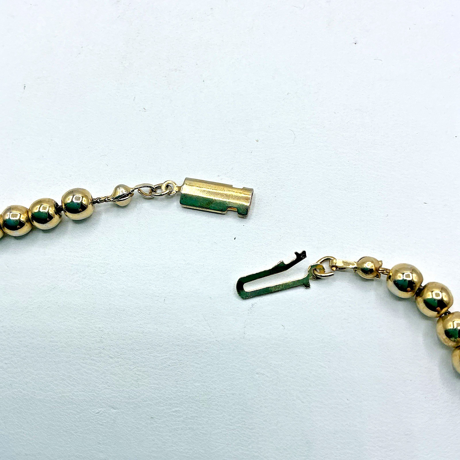 Vintage 30″ Gold Tone Graduated Bead Necklace w/ Fish Hook Clasp Unbranded