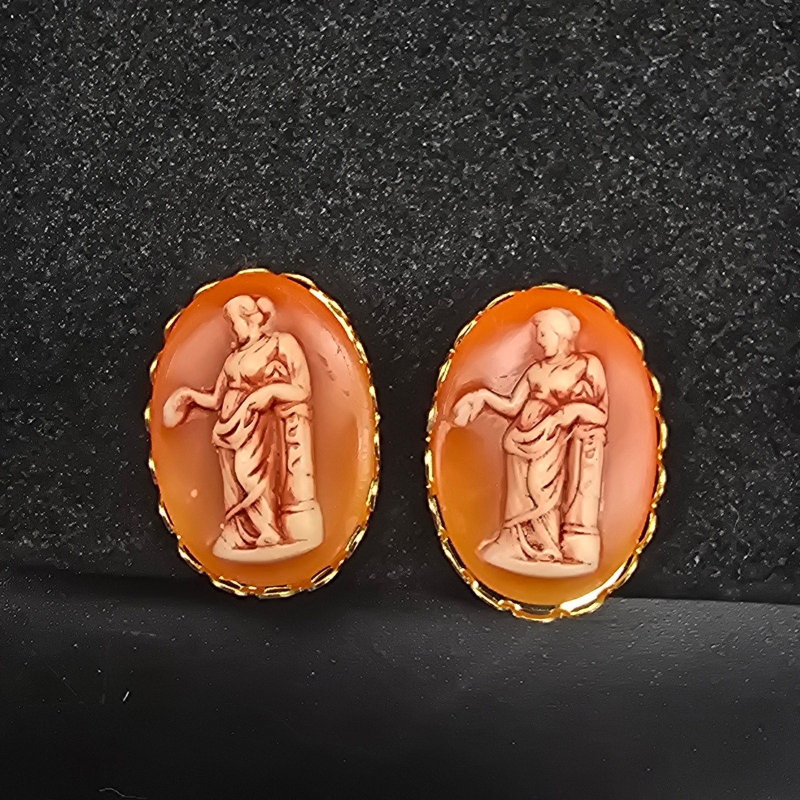 Roman Woman Portrait Cameo Clip On Earrings Acrylic Gold Tone Vintage NOS
