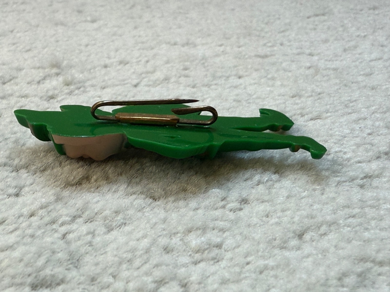 Vintage Plastic Green Leprechaun Brooch Pot Of Gold St Patrick’s Day Elf Pin