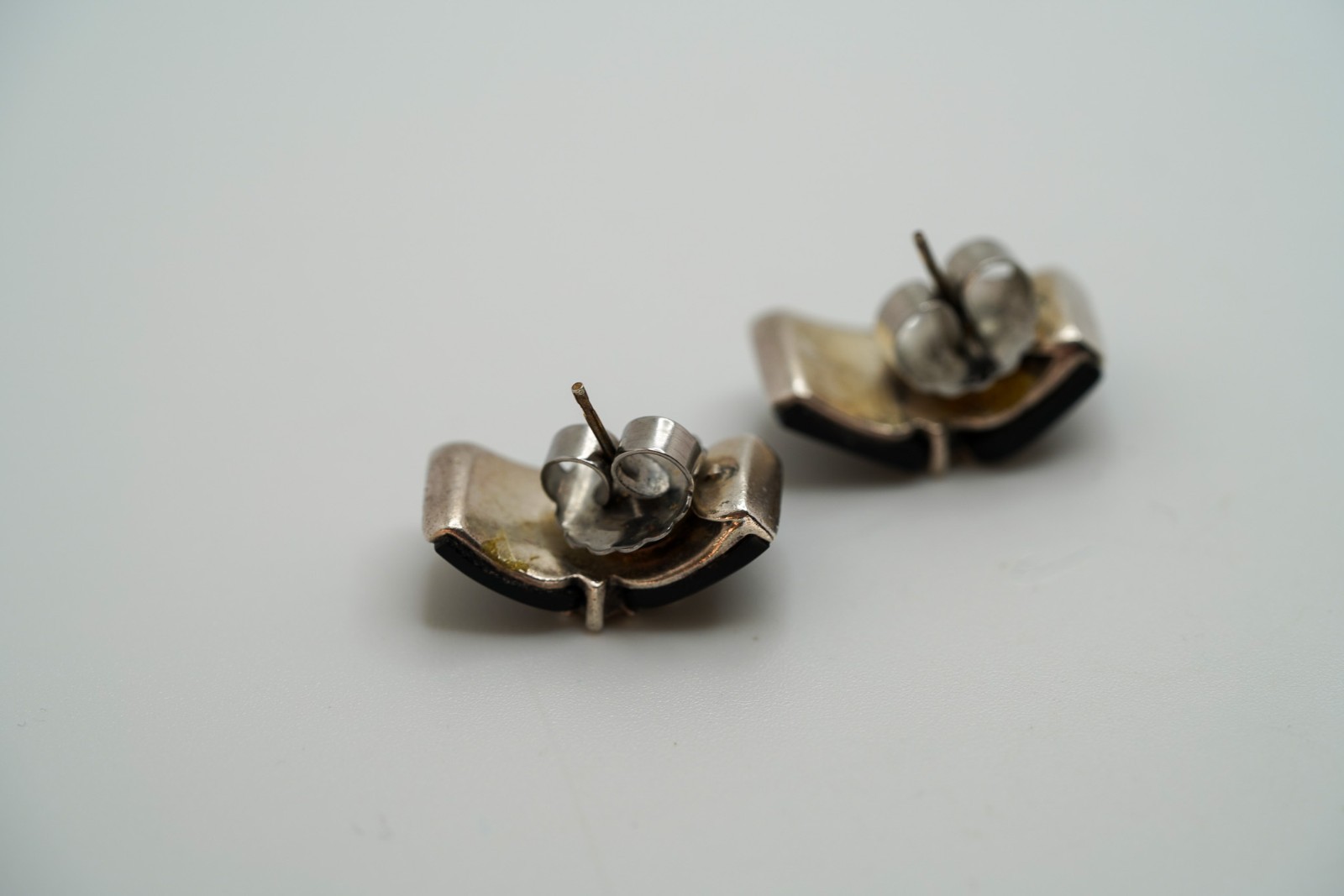 Vintage Sterling Silver Repaired Onyx and Marcasite Stud Earrings 2cm x 1cm JB36