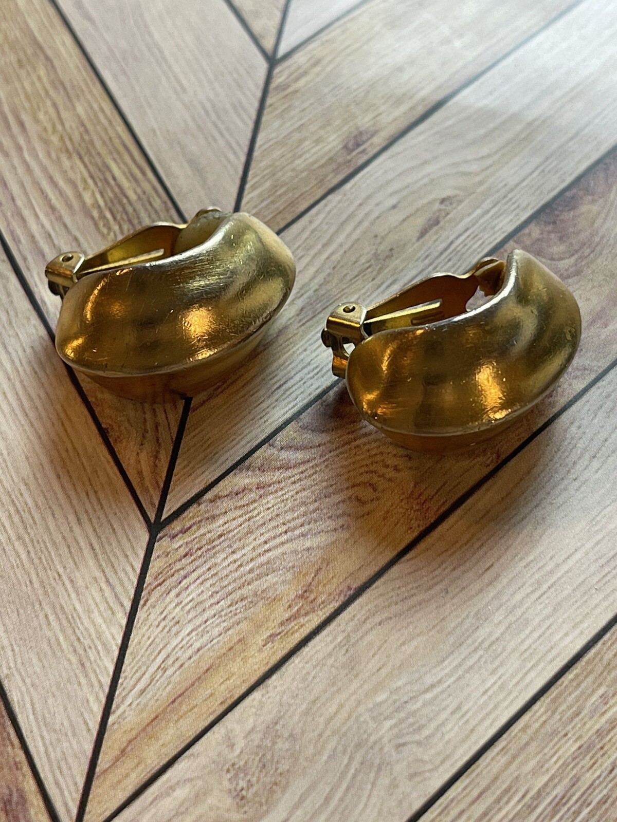 VINTAGE Lot 5 Pair Clip On Earrings Stud Dome Hoop 60s 70s 80s 90s Elegant