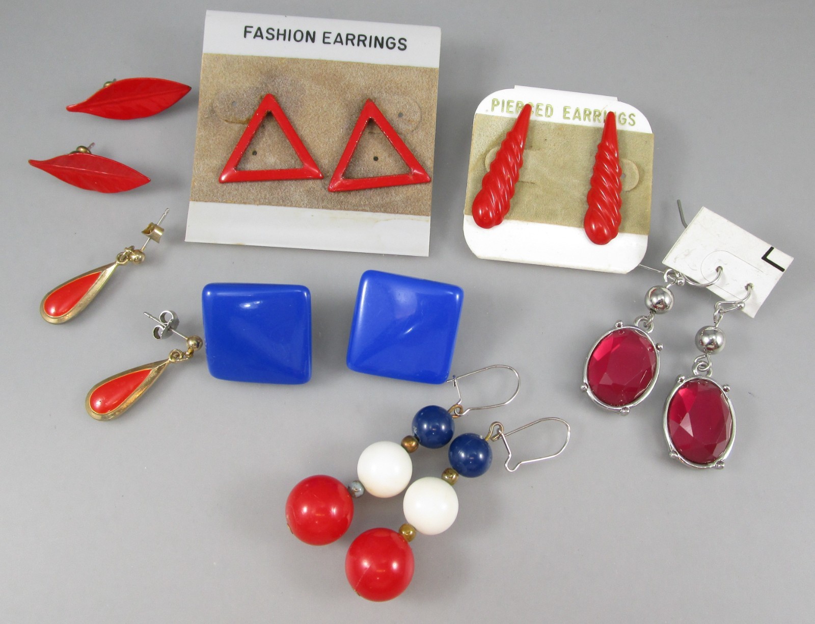 Vtg Mod Retro Varying Colors & Multi Styles LOT of 7 Post Pierced Earrings 152A