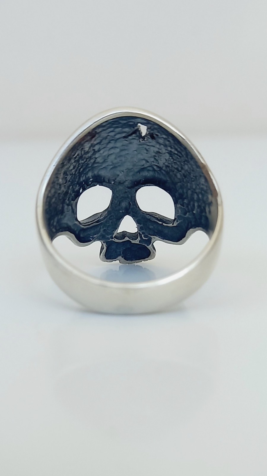 №98 Custom Handcrafted SILVER Ring Biker Scull Ring Size 9 ( 7.98 gr)