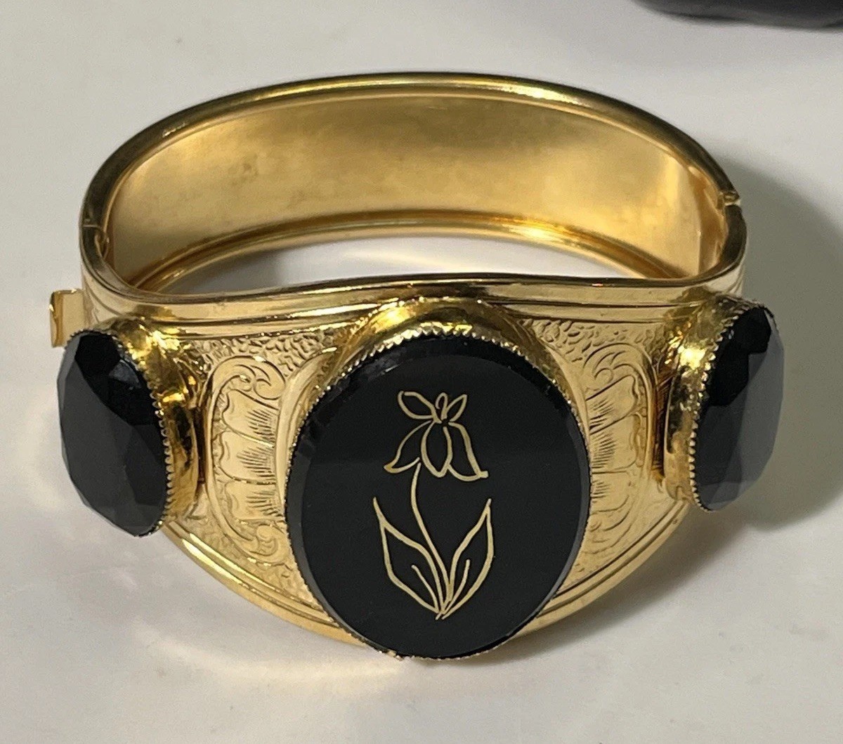 Vtg Victorian Morning Revival Gold Tone Etched Flower Motif Wide Hinged Bracelet