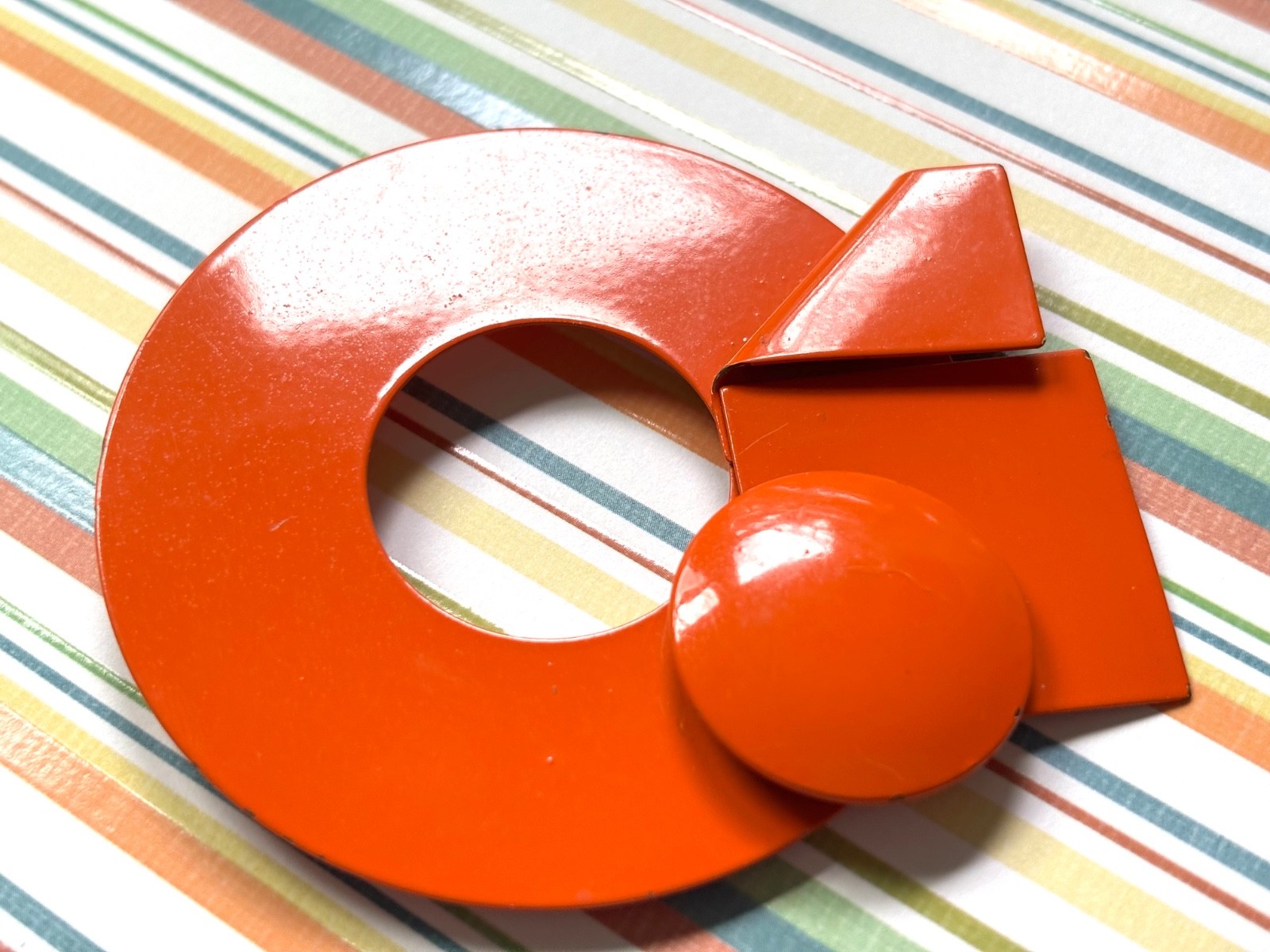 1960s MOD Style Vintage BROOCH~groovy PIN~ UNIQUE Thin Metal Design~Eye Catcher!