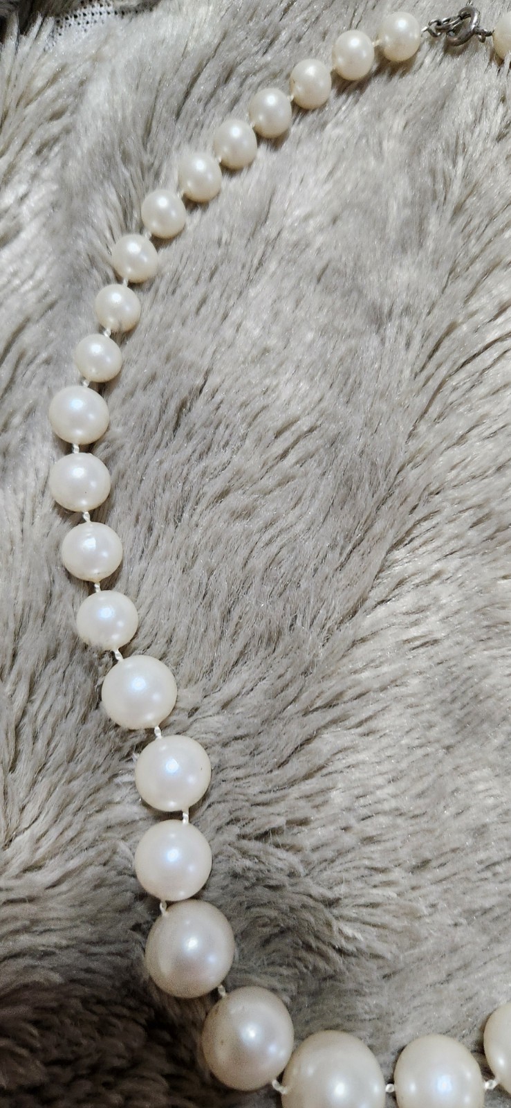 Vtg Graduated Faux Pearl Necklace 16.5 in Classic Grandmacore Cottagecore 80s