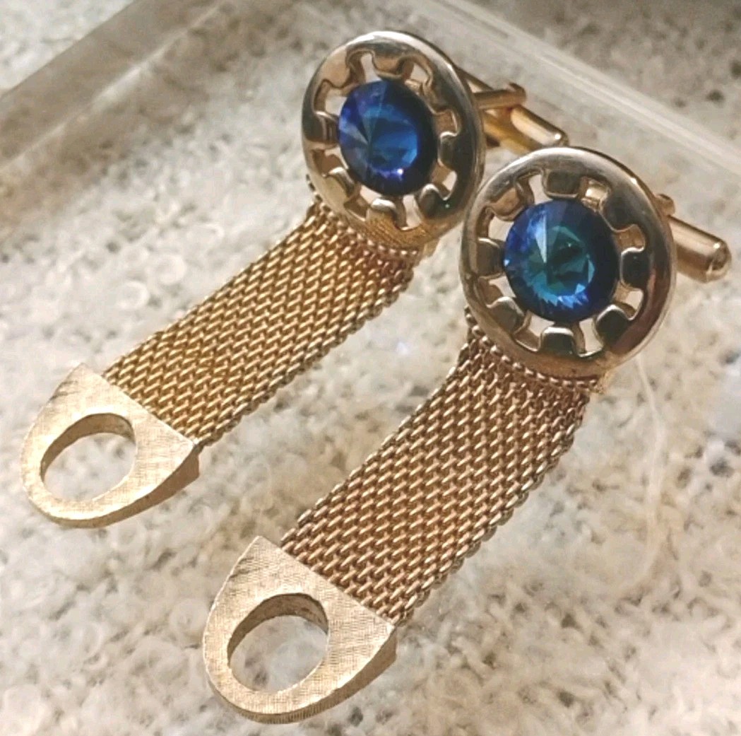 Vintage SWANK Gold Tone Mesh Cuff Links w/Blue Rivoli Stones, Nice!