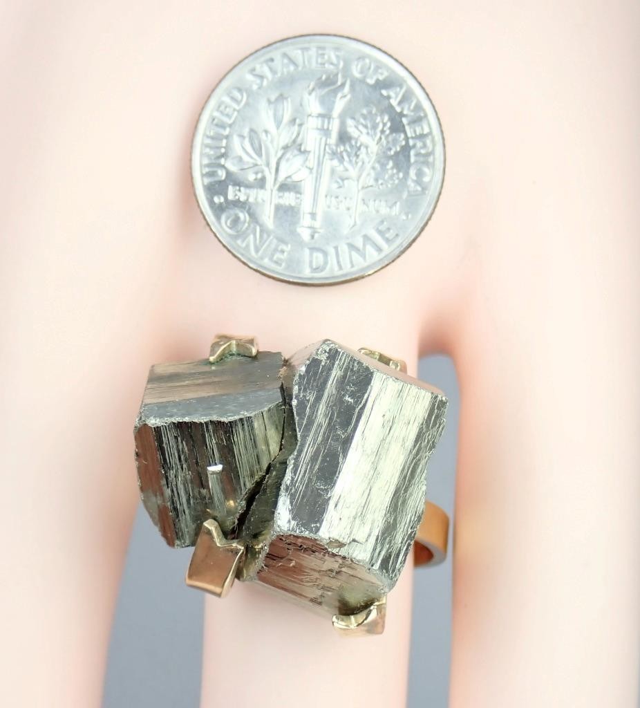 Amazing Vintage 1970s Brutalist Modernist 9K Gold Pyrite Cocktail Ring 1971 7.25