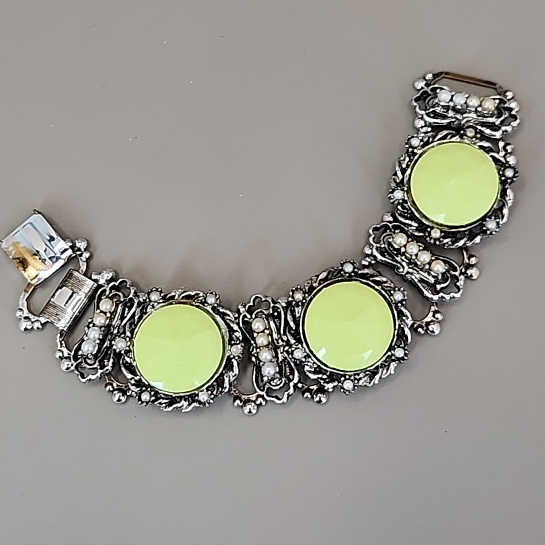 Vintage Bracelet Lime Green Round Bead Faux Pearl Silver Tone Book Chain 6″