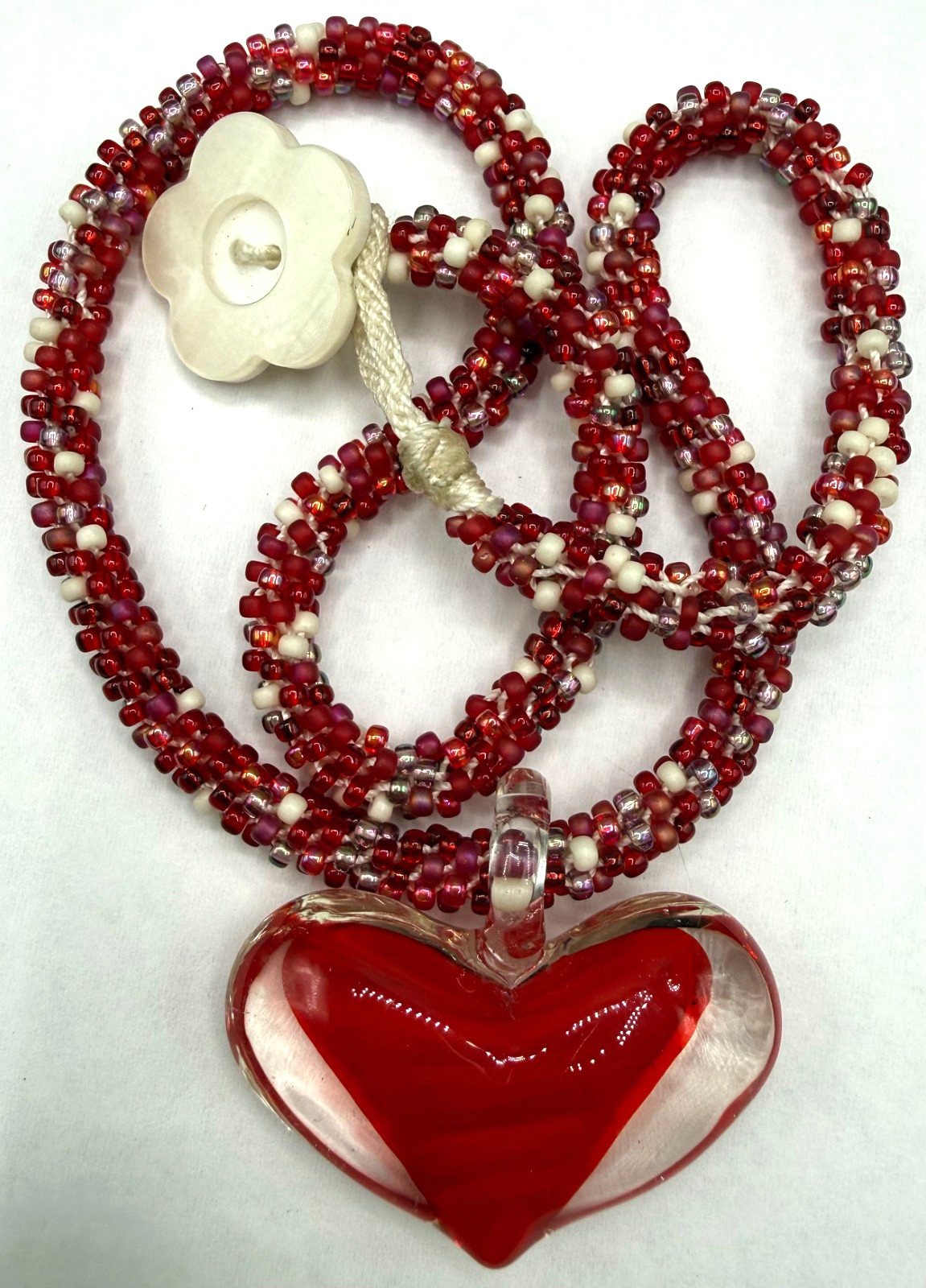 ESTATE RED WHITE ART GLASS LAMPWORK HEART LOVE PENDANT POPCORN NECKLACE 20″
