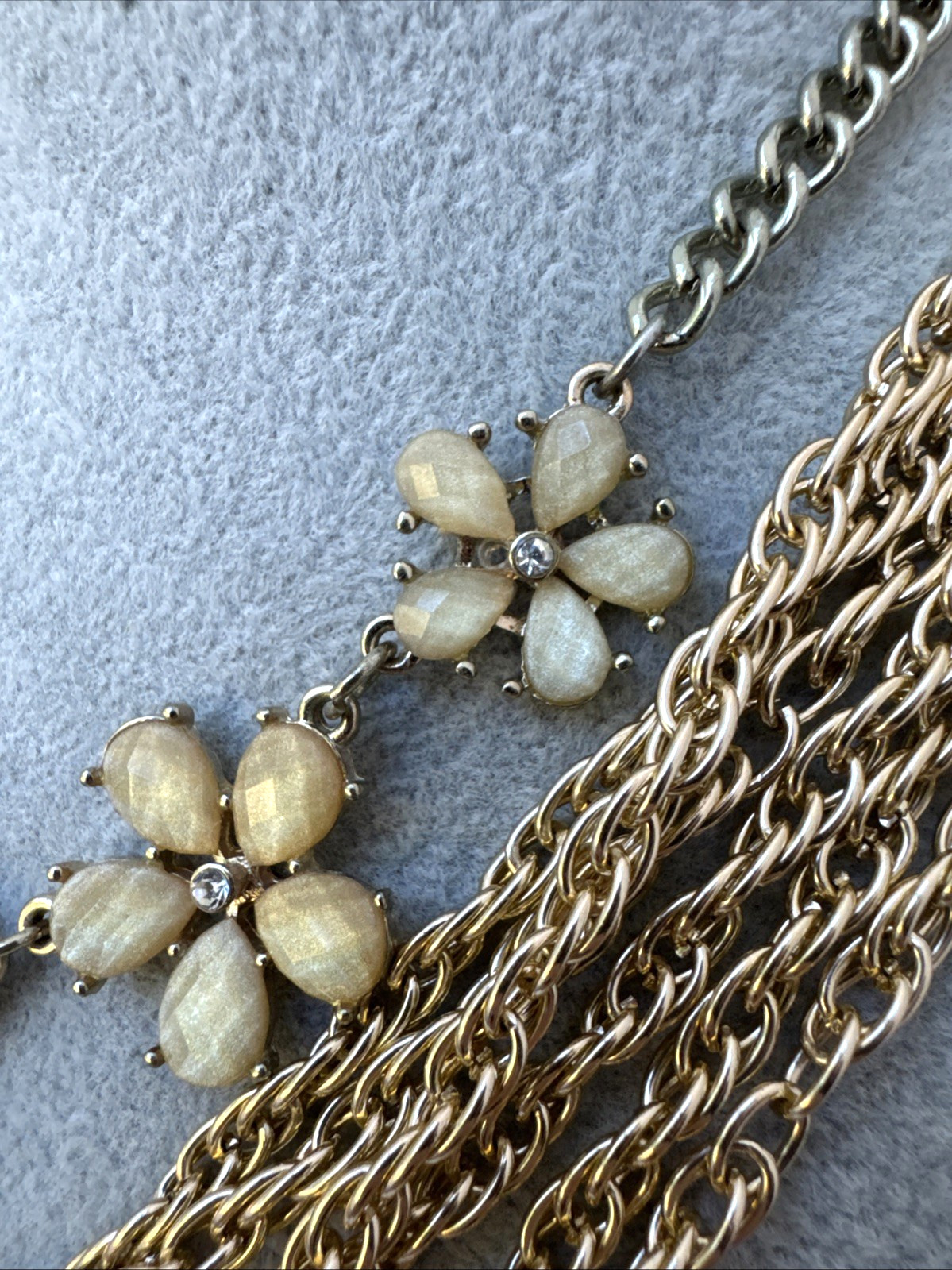 VTG Gold chain layers Yellow Daisy y2k 2000s Bib Necklace Stack Lot Hong Kong LC