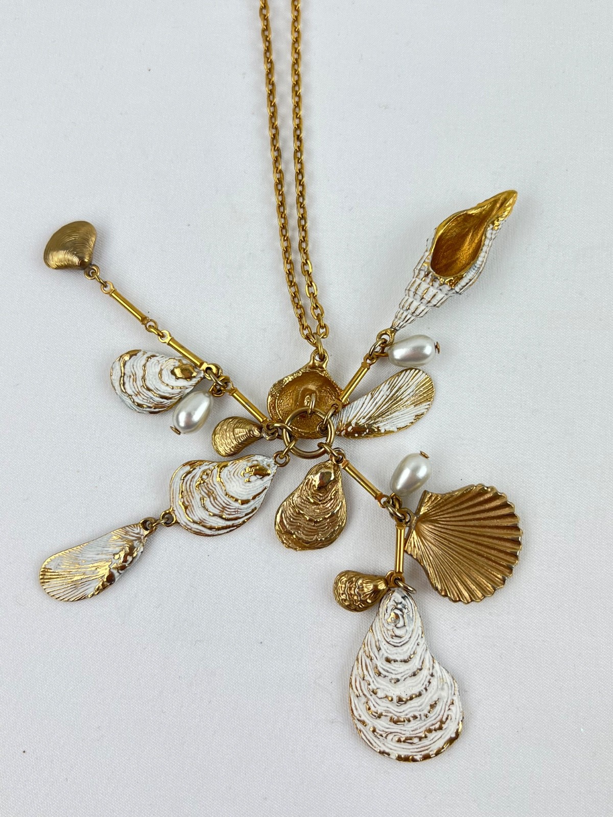 Vintage Gold tone with Enamel Sea Shells Pendants Charms Necklace Beach Ocean
