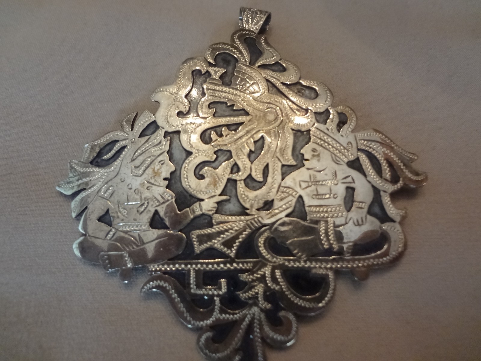 LARGE VINTAGE GUATEMALA 900 STERLING SILVER PIN-PENDANT–VERY NICE
