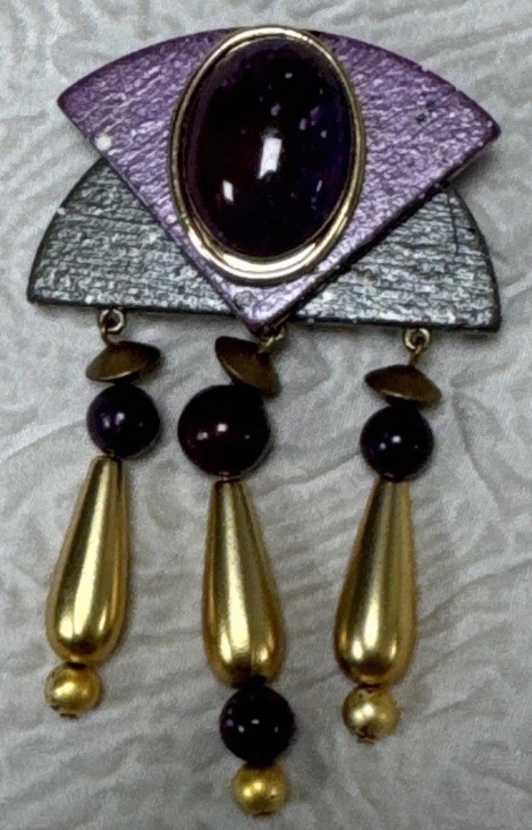 Vintage Art Deco Fan Shape Speckled Design Purple Cabochon Dangling Beads Brooch