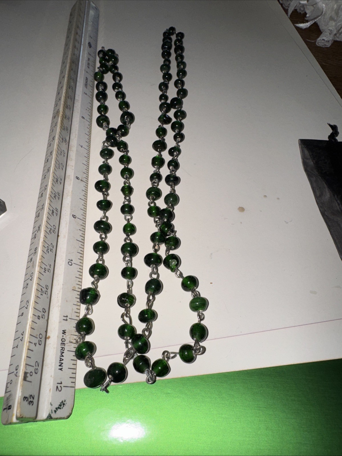 Vintage MCM Emerald Green Czech Art Glass & Silveetone Flapper Necklace 44”