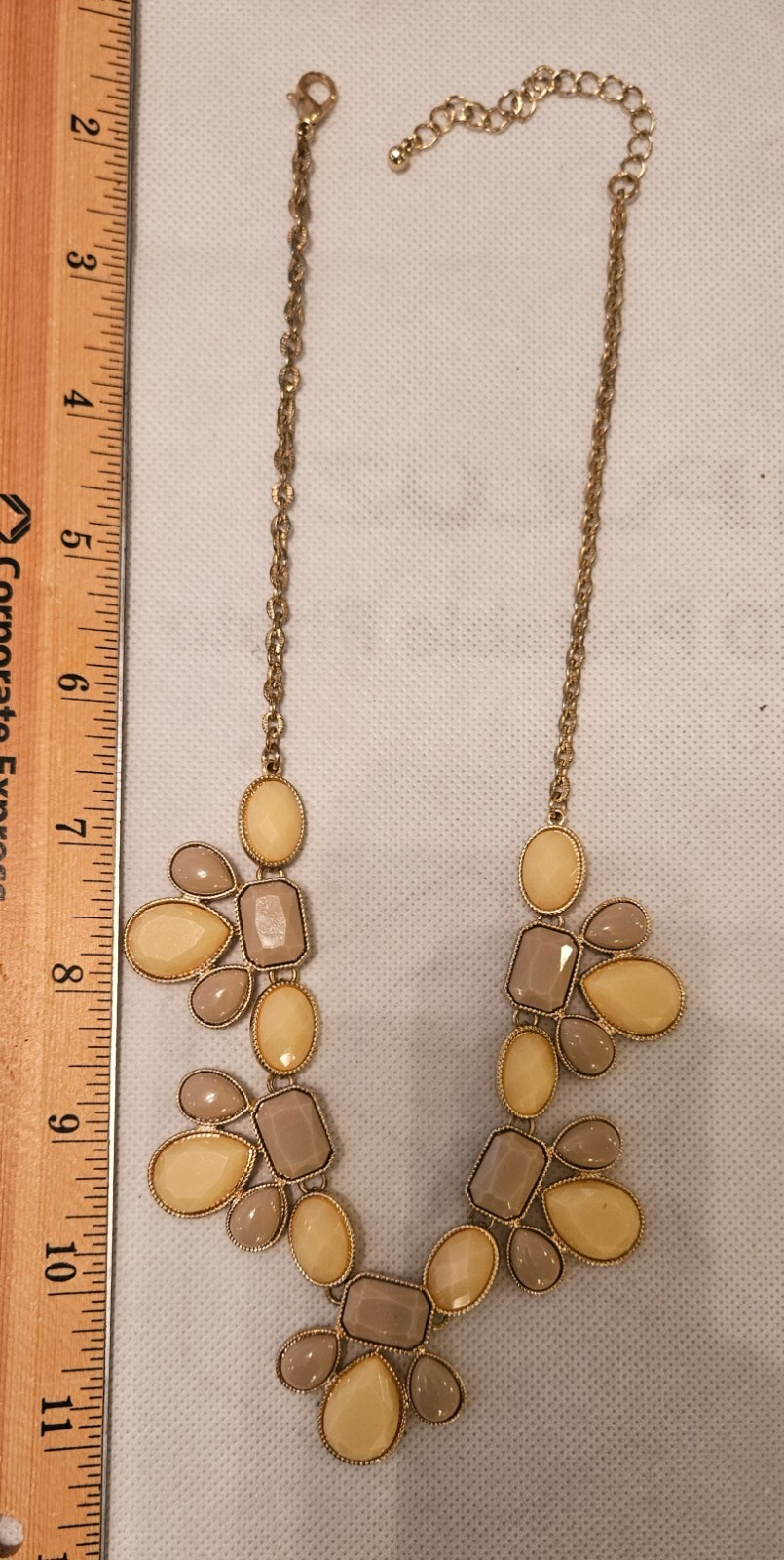 Vintage Gold tone Tan kahaki and IVORY CHUNKY Necklace oval link chain