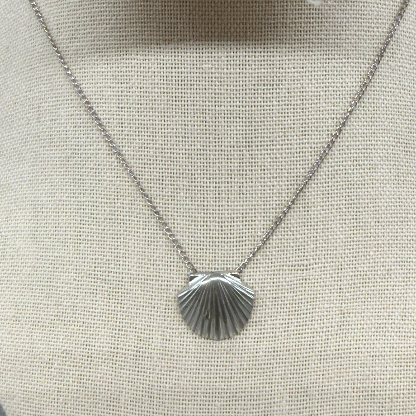 Vintage Cellini Necklace Sterling Silver Clam Shell Pendant Delicate 15 Inches