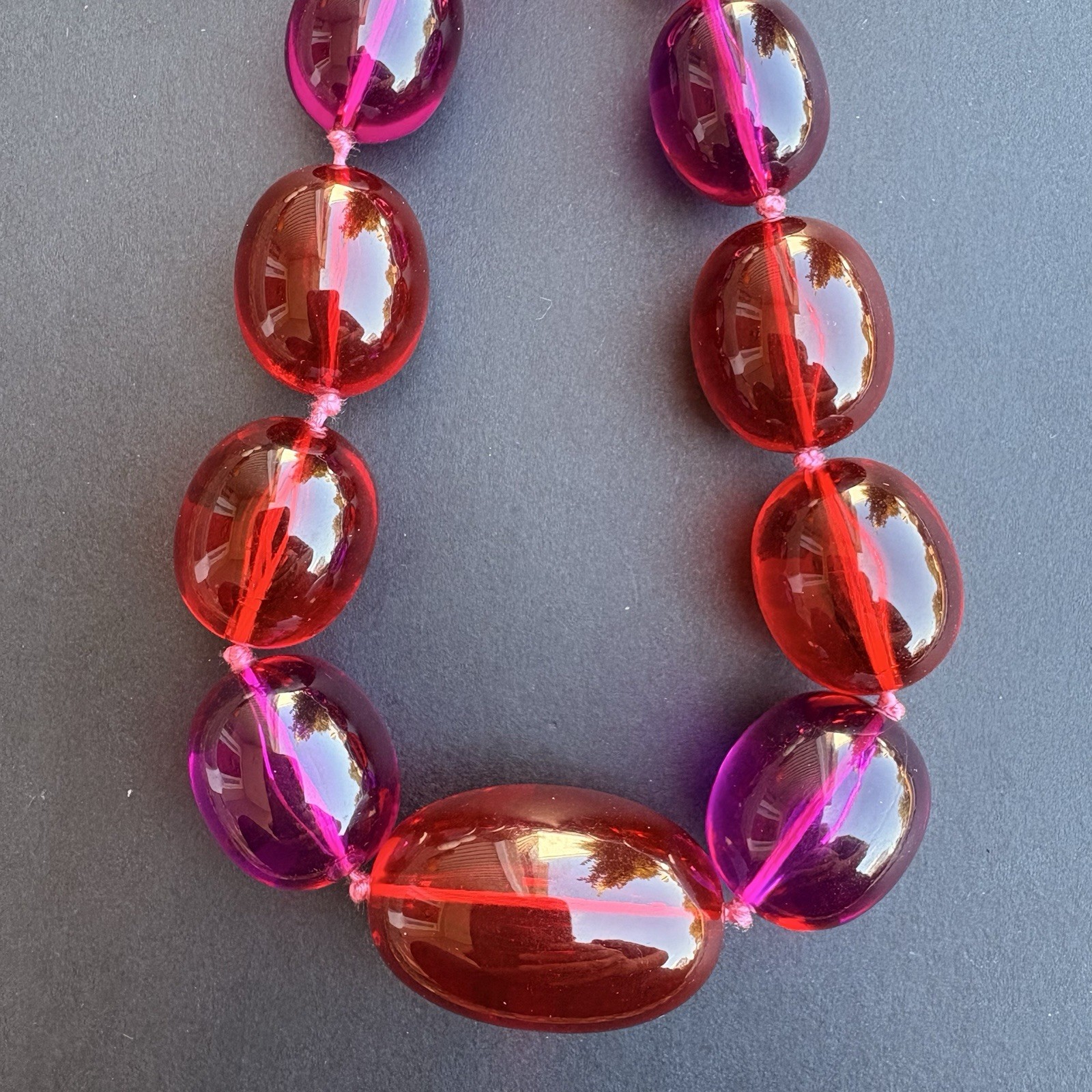 Vintage Joan Rivers Pink Red Purple Acrylic Lucite Beaded Knotted Necklace 24″