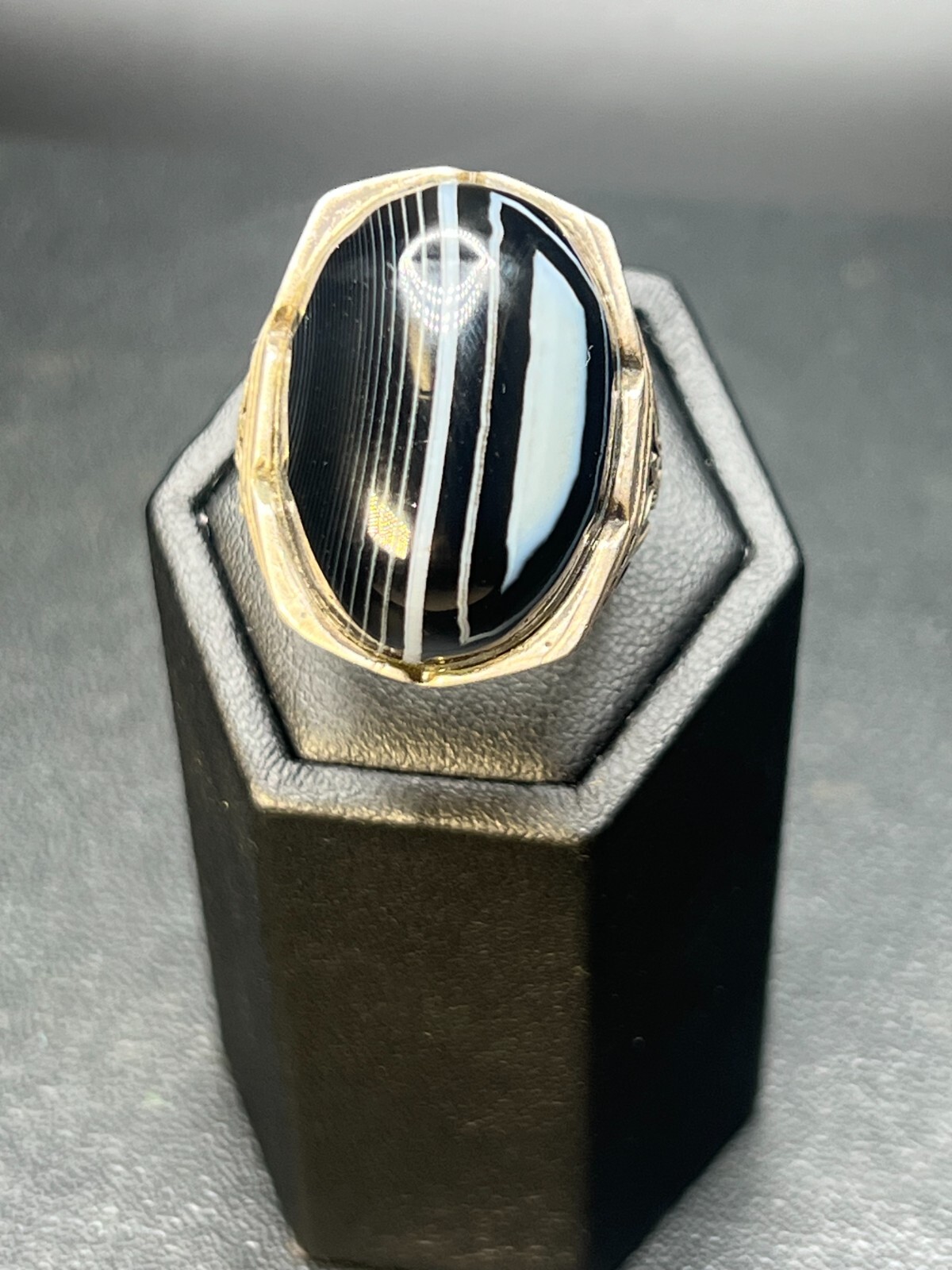 Old Natural Handmade Black & White Agate Silver Ring, Weight 24.54 gr