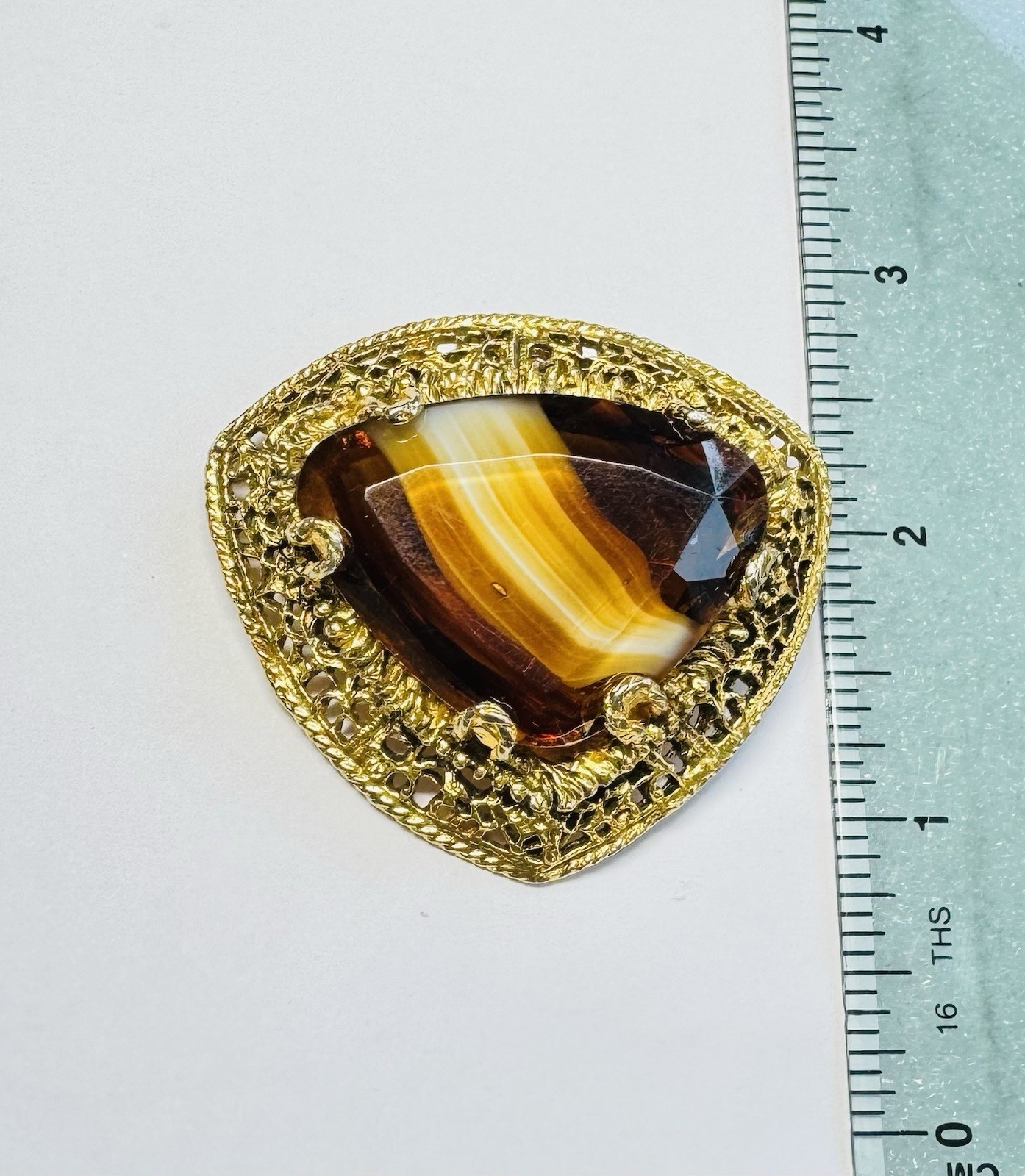 Vintage Gold Tone Filigree Slag Porphyry Agate Art Glass Brooch Pin