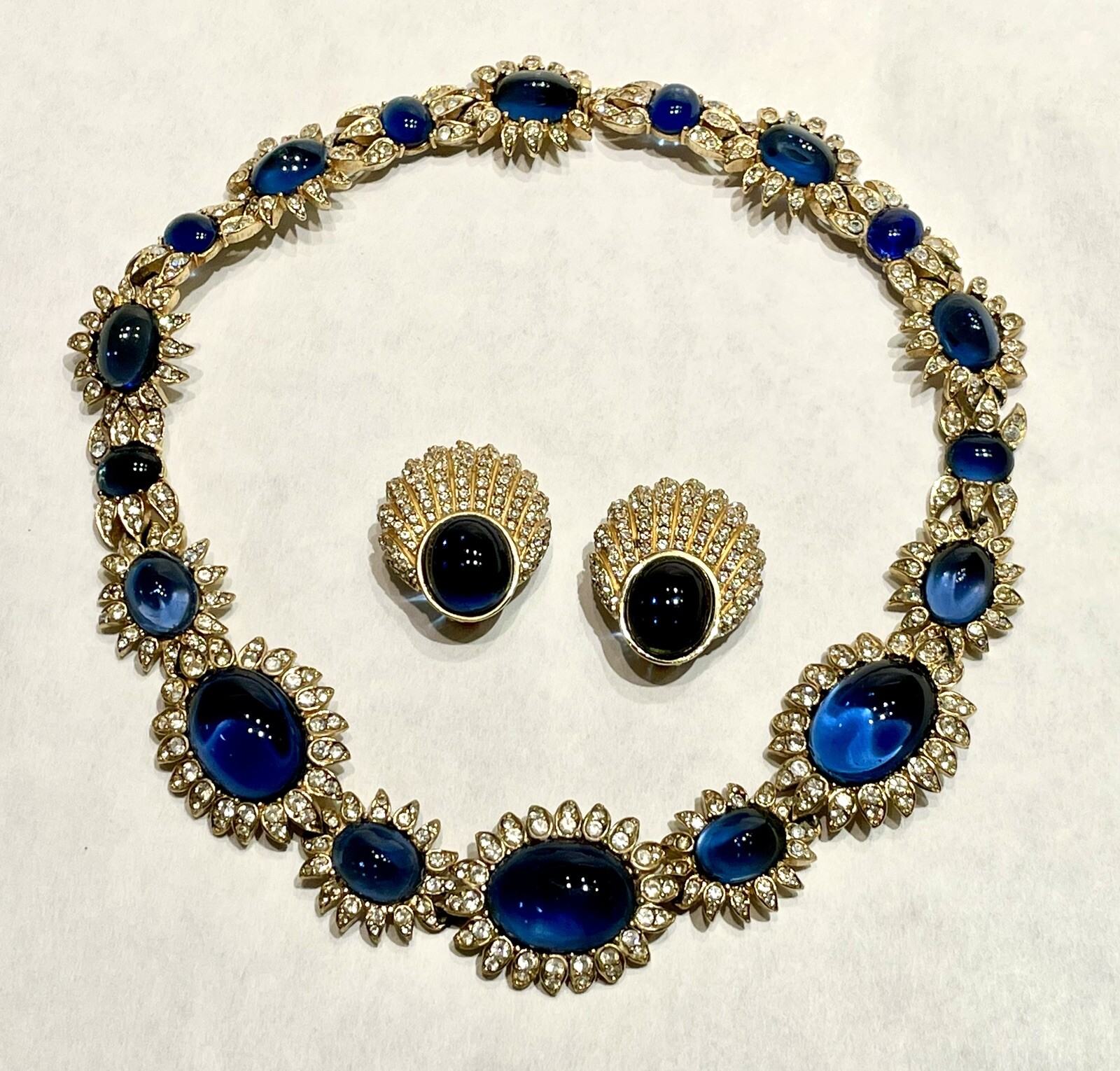 Vintage CINER Gripoix Glass Cabochon Rhinestone Gold Tone Necklace Earrings Set