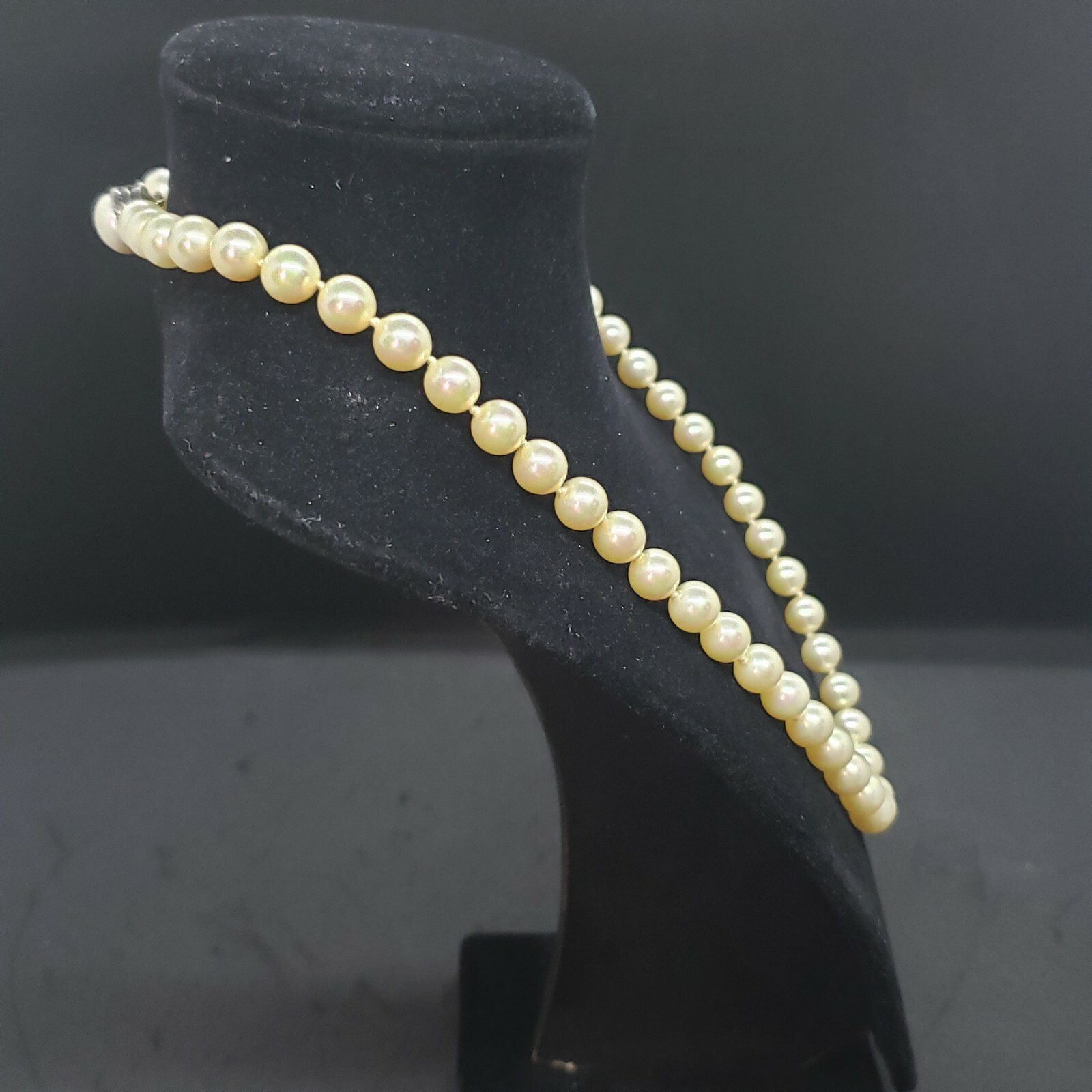 Vintage Faux Pearl Single Strand Necklace Box Tab Clasp Princess Length Classic