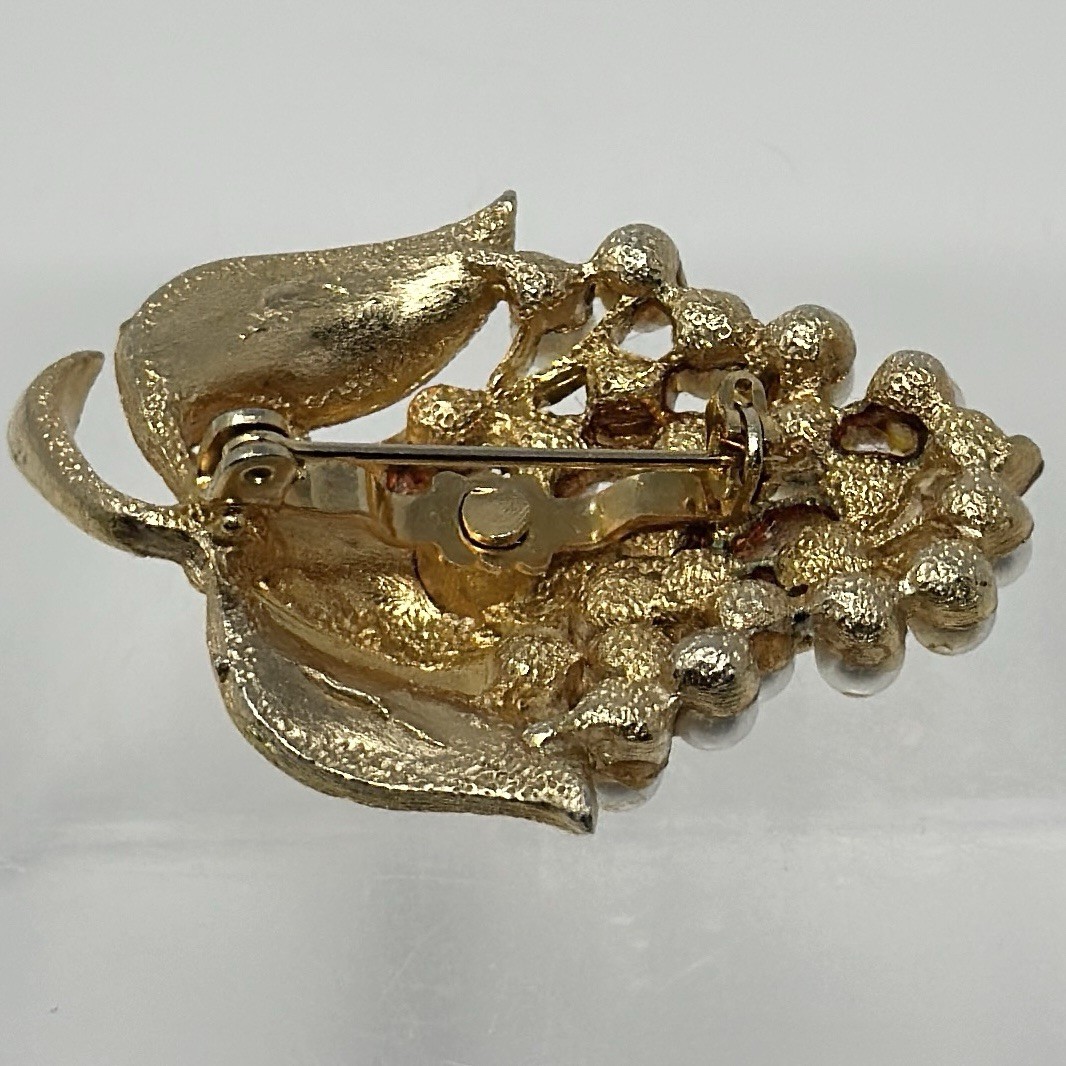 Vintage Gold Tone Bunch Of Grapes Brooch Faux Pearl Cluster Textured Elegant Pin