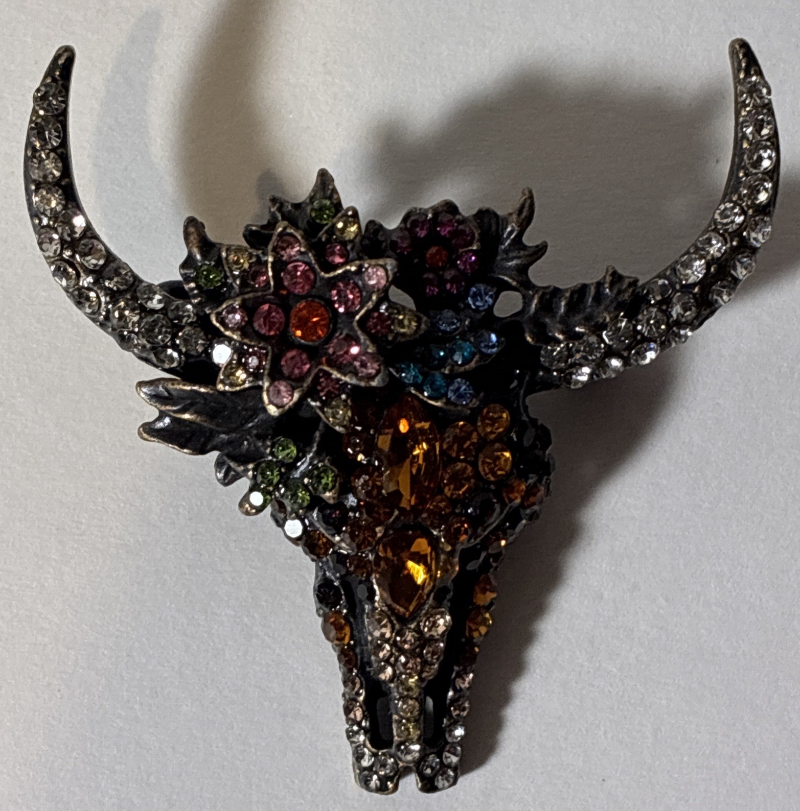 Reinstone Country Western Cow Scull W/ Flowers Pin Brooch 2 X 2”