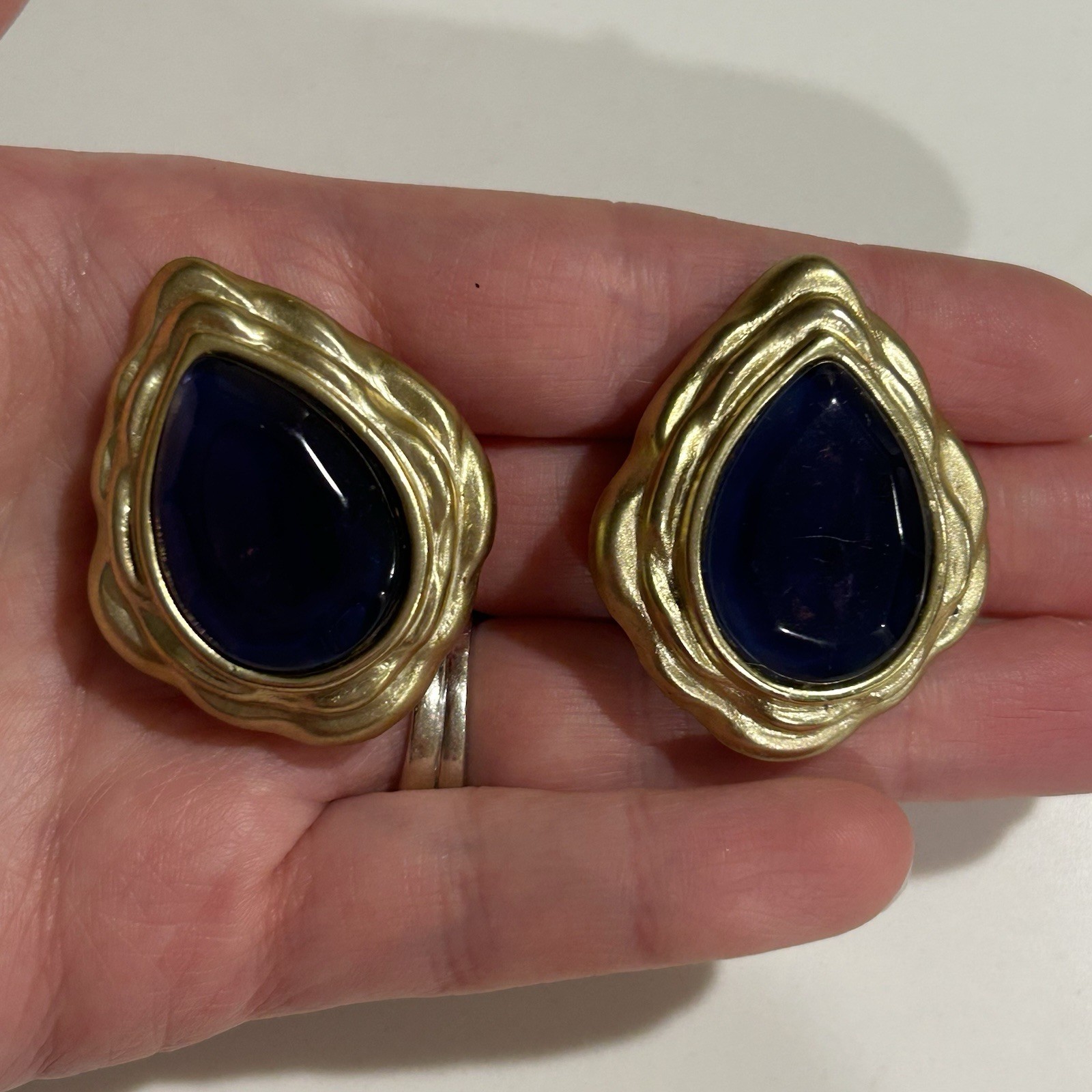 Elegant Gold Tone and Deep Purple/Blue Teardrop clip on Earrings