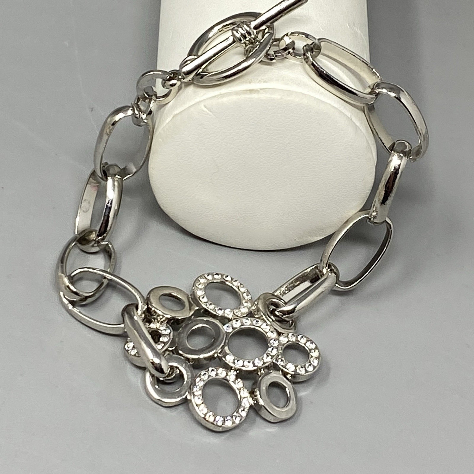 Silver Tone Chain Link Bracelet Cluster Round Open Circles Rhinestones Toggle 7″
