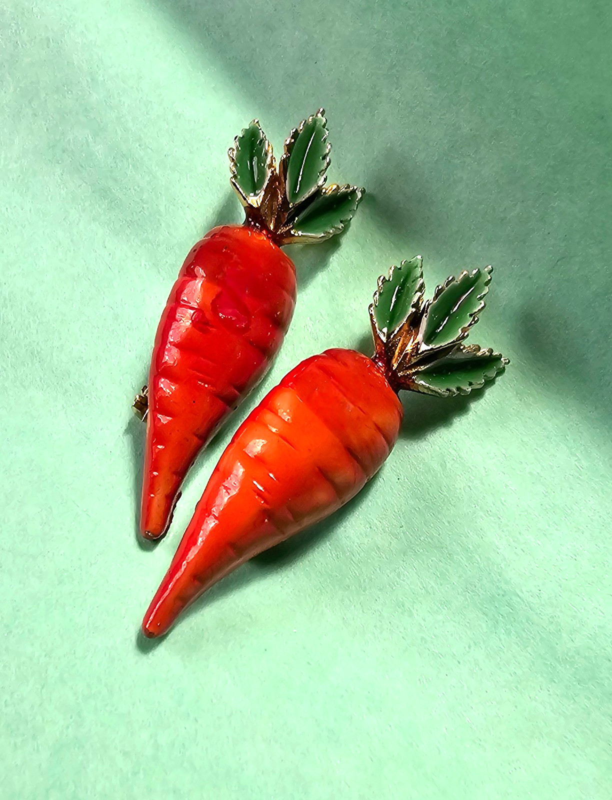 2 Unsigned Original by Robert Gold Orange Enamel Carrot Scatter Pins Brooch Set