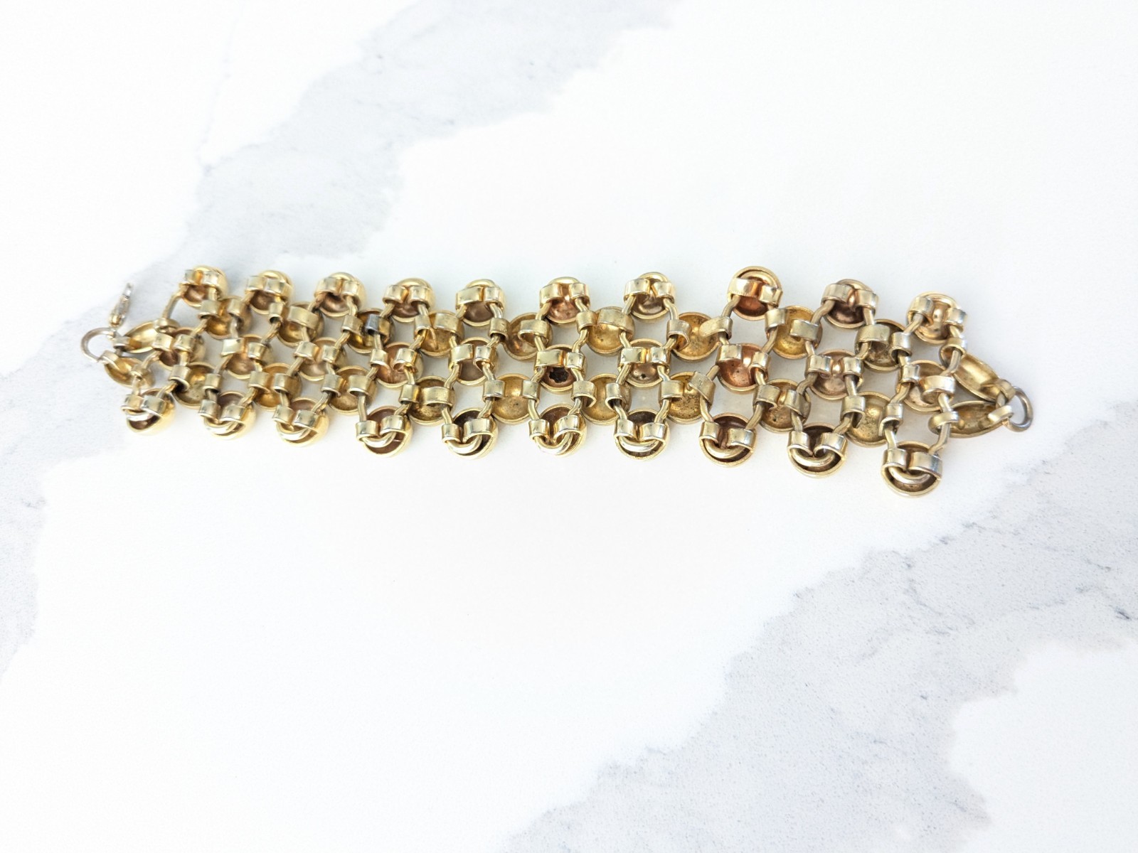 Vintage Bracelet Costume Jewelry Bold Gold Layers Retro 7″ Shiny And Matte Bead