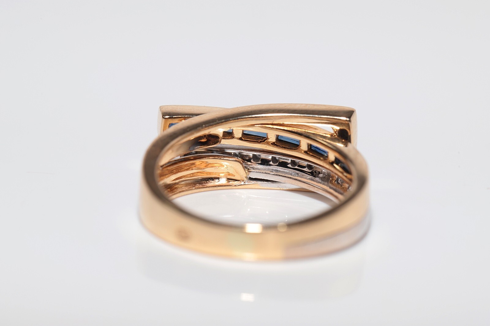 Vintage Circa 1990s 18k Gold Natural Diamond And Baguette Cut Sapphire Ring